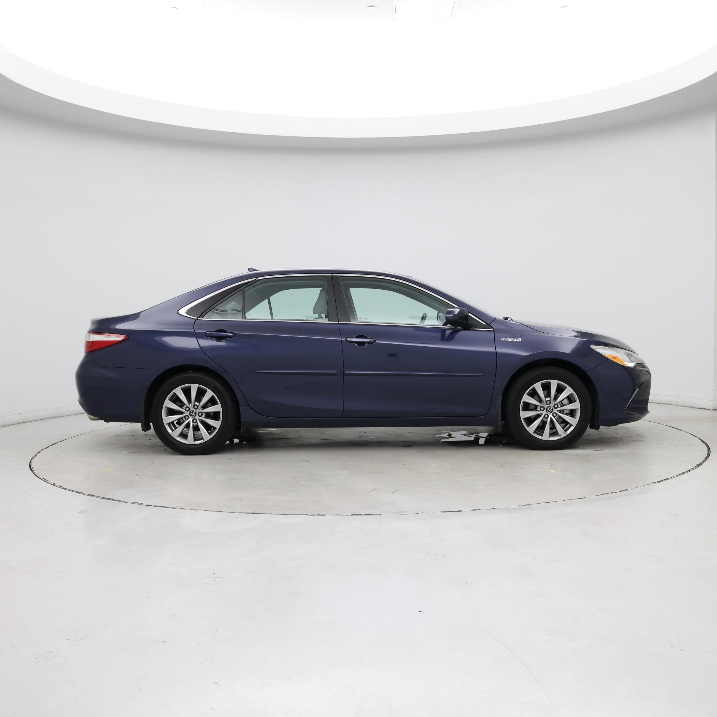Thumbnail: 2017 Toyota Camry - 7