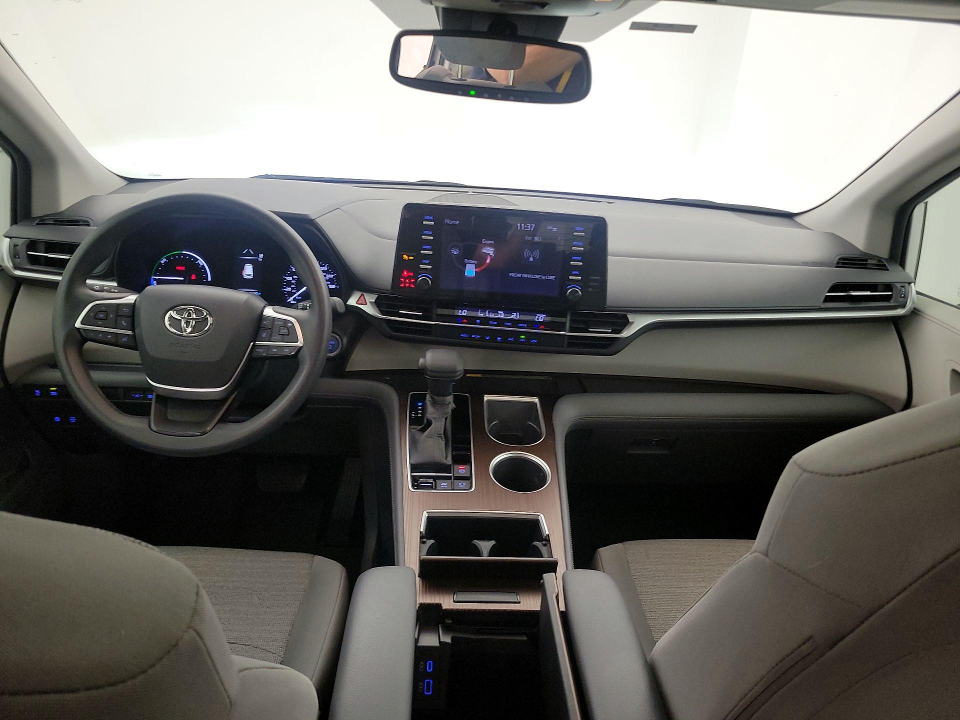 Thumbnail: 2021 Toyota Sienna - 9