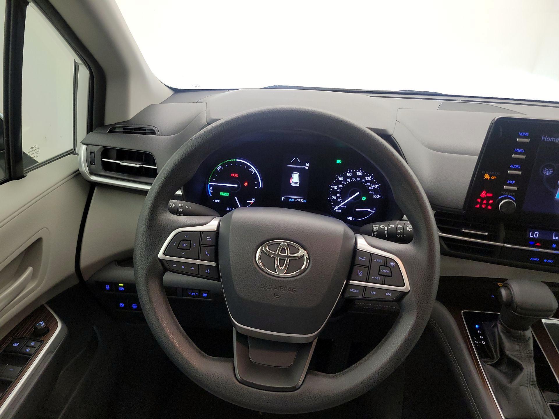 Thumbnail: 2021 Toyota Sienna - 10