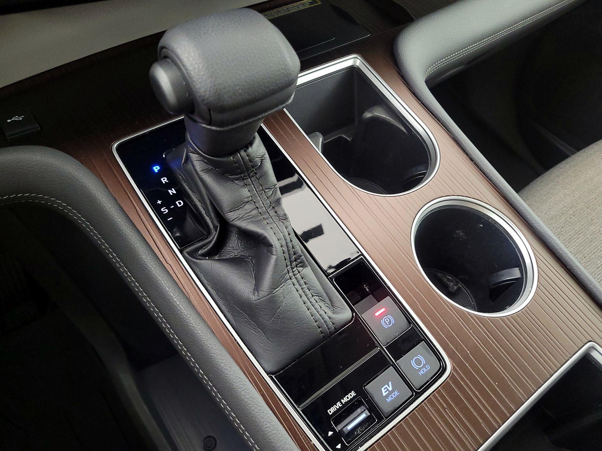 Thumbnail: 2021 Toyota Sienna - 17
