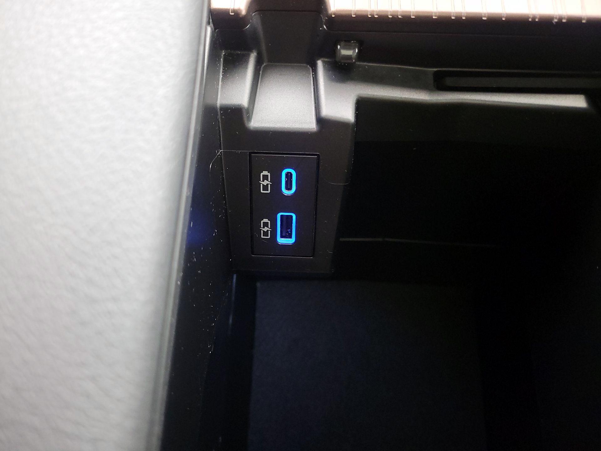 Thumbnail: 2021 Toyota Sienna - 18