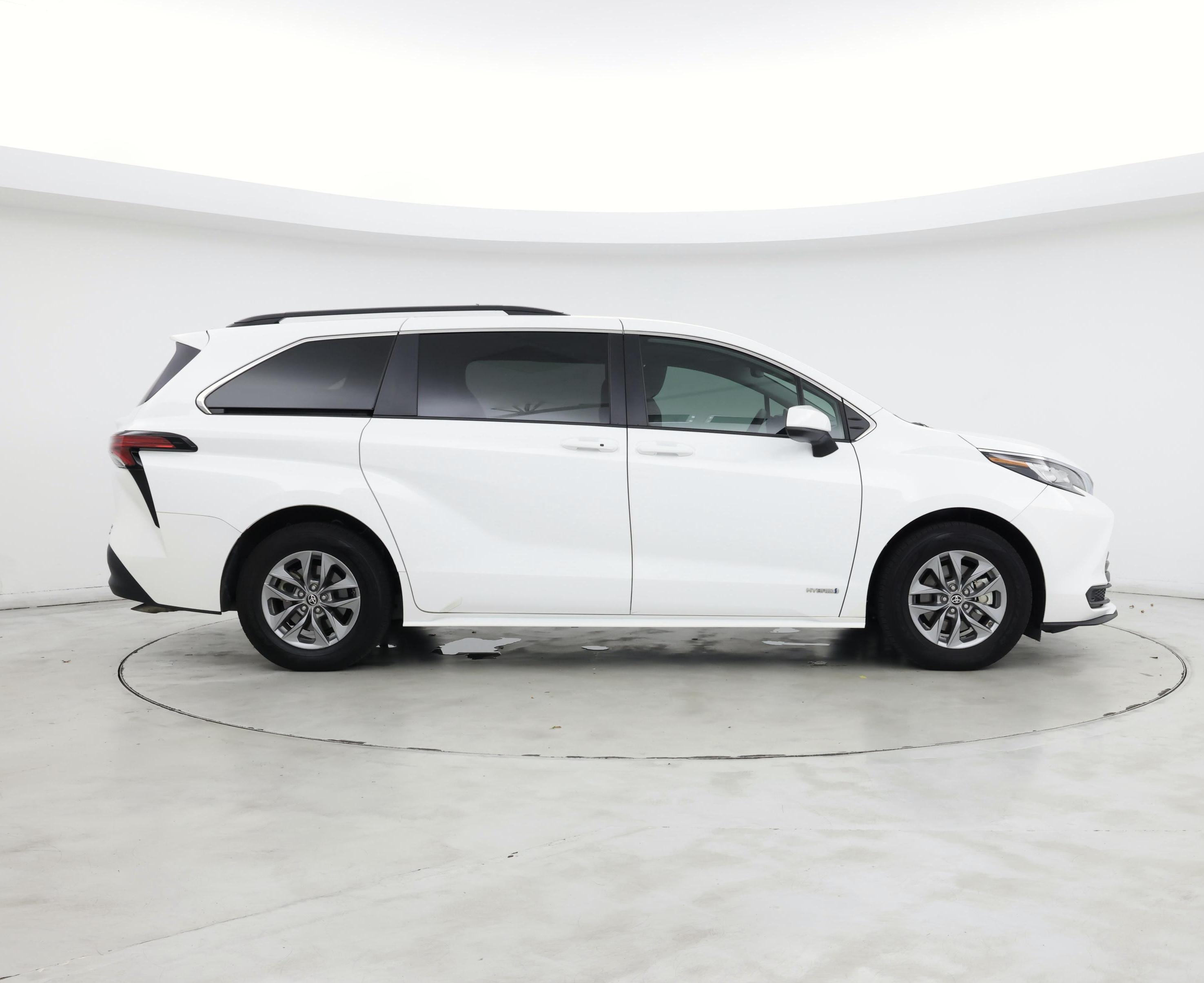Thumbnail: 2021 Toyota Sienna - 7