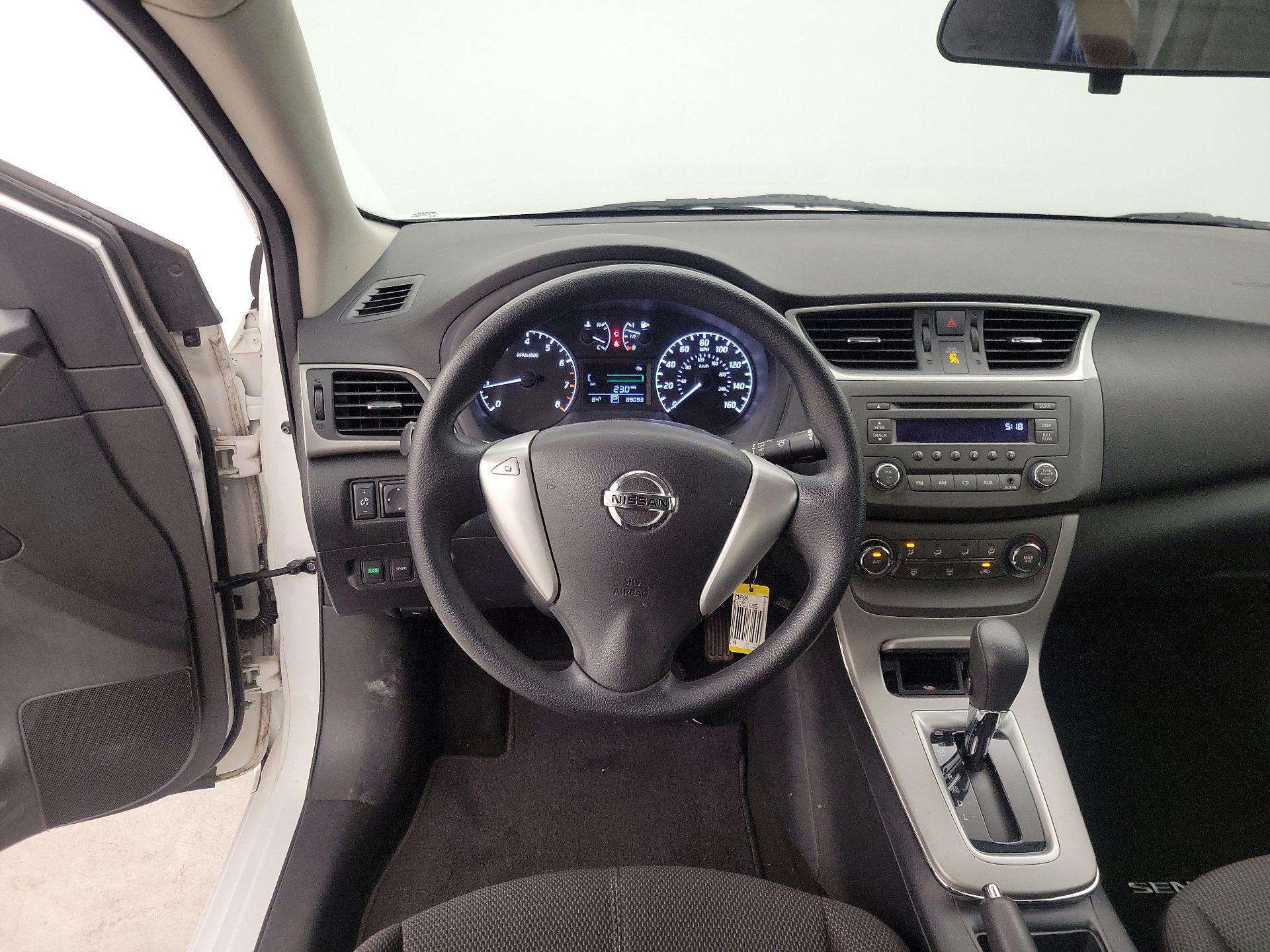 Thumbnail: 2013 Nissan Sentra - 10