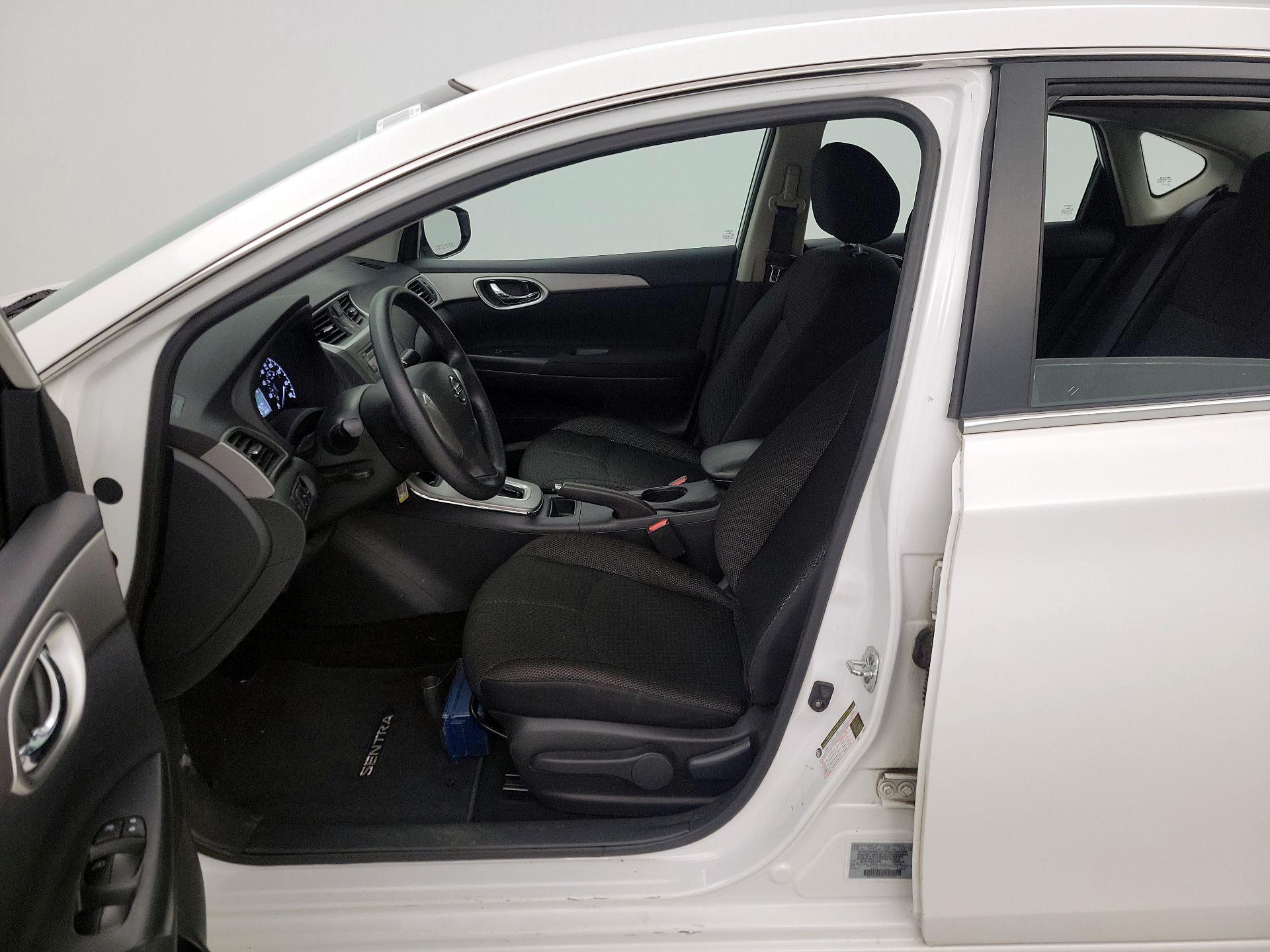 Thumbnail: 2013 Nissan Sentra - 11