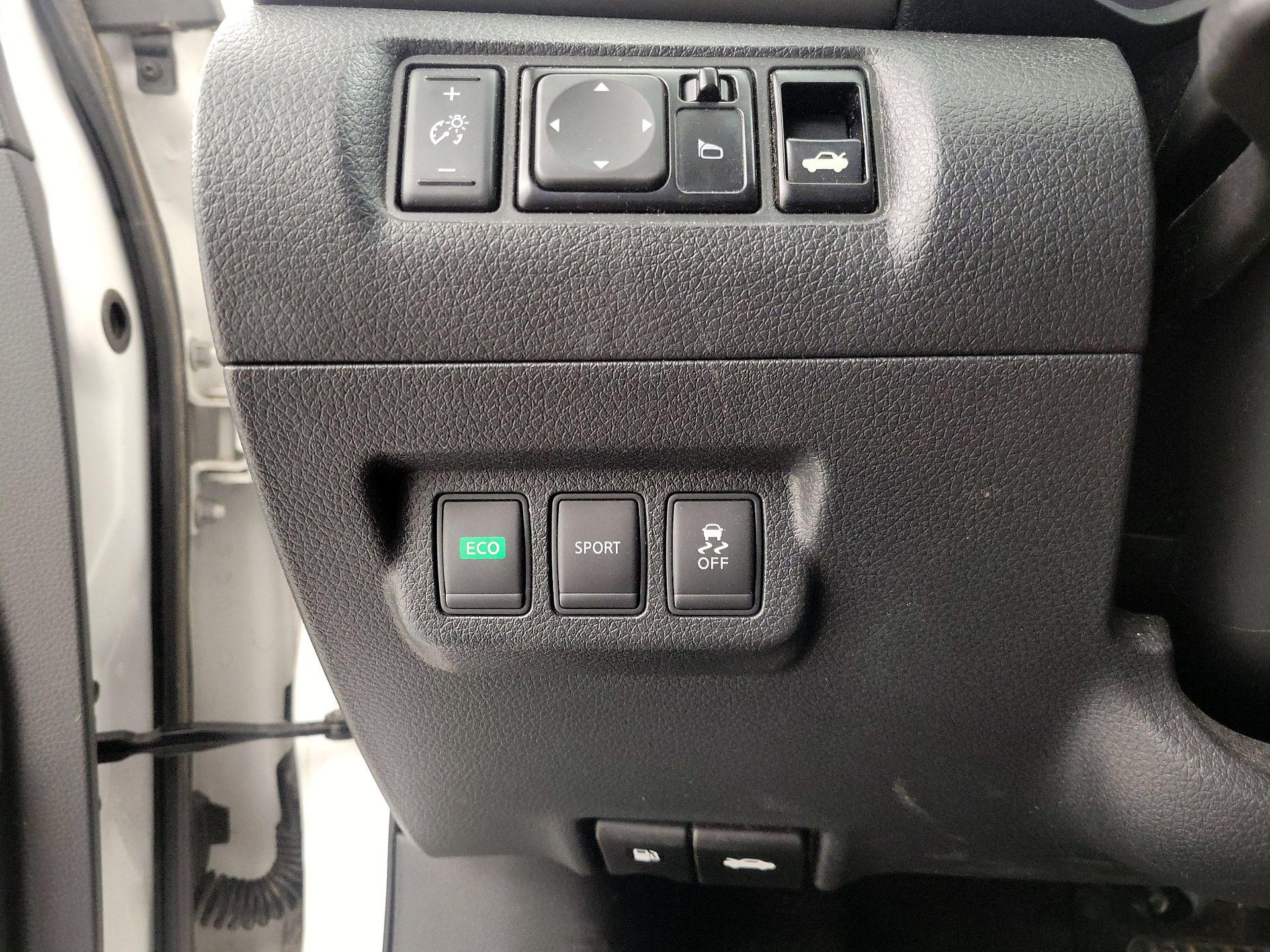 Thumbnail: 2013 Nissan Sentra - 13