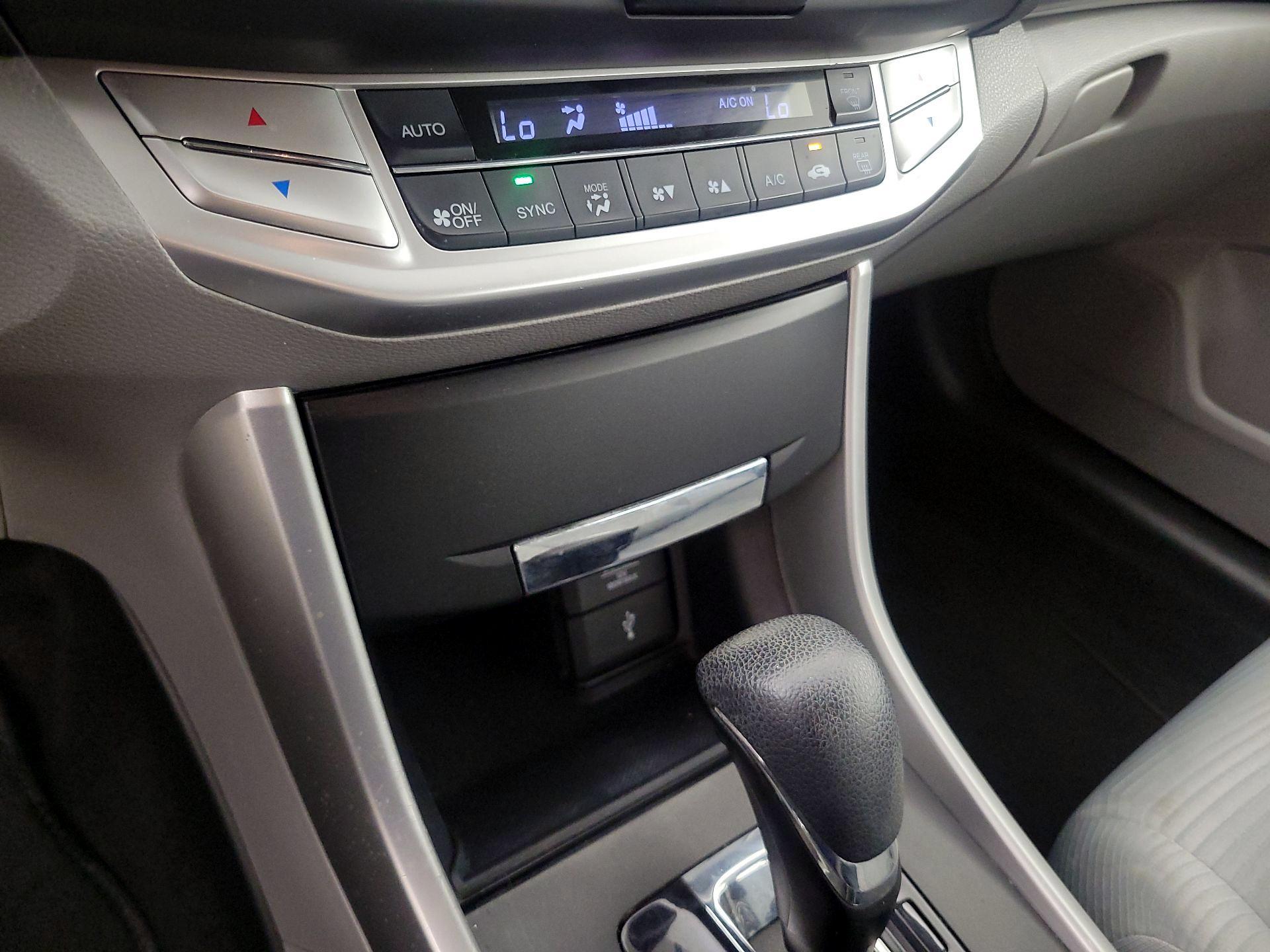 Thumbnail: 2015 Honda Accord - 16