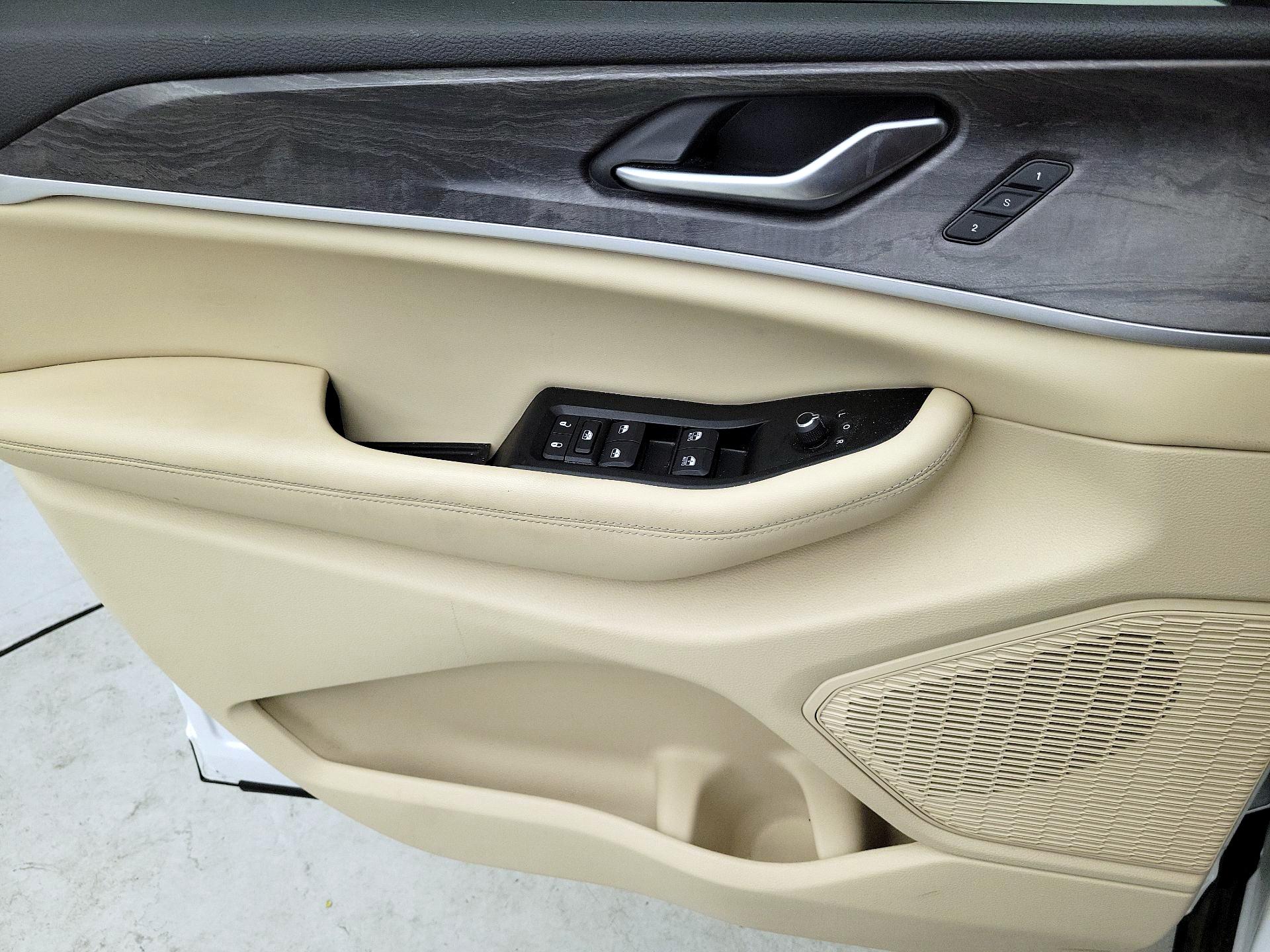 Thumbnail: 2023 Jeep Grand Cherokee L - 12