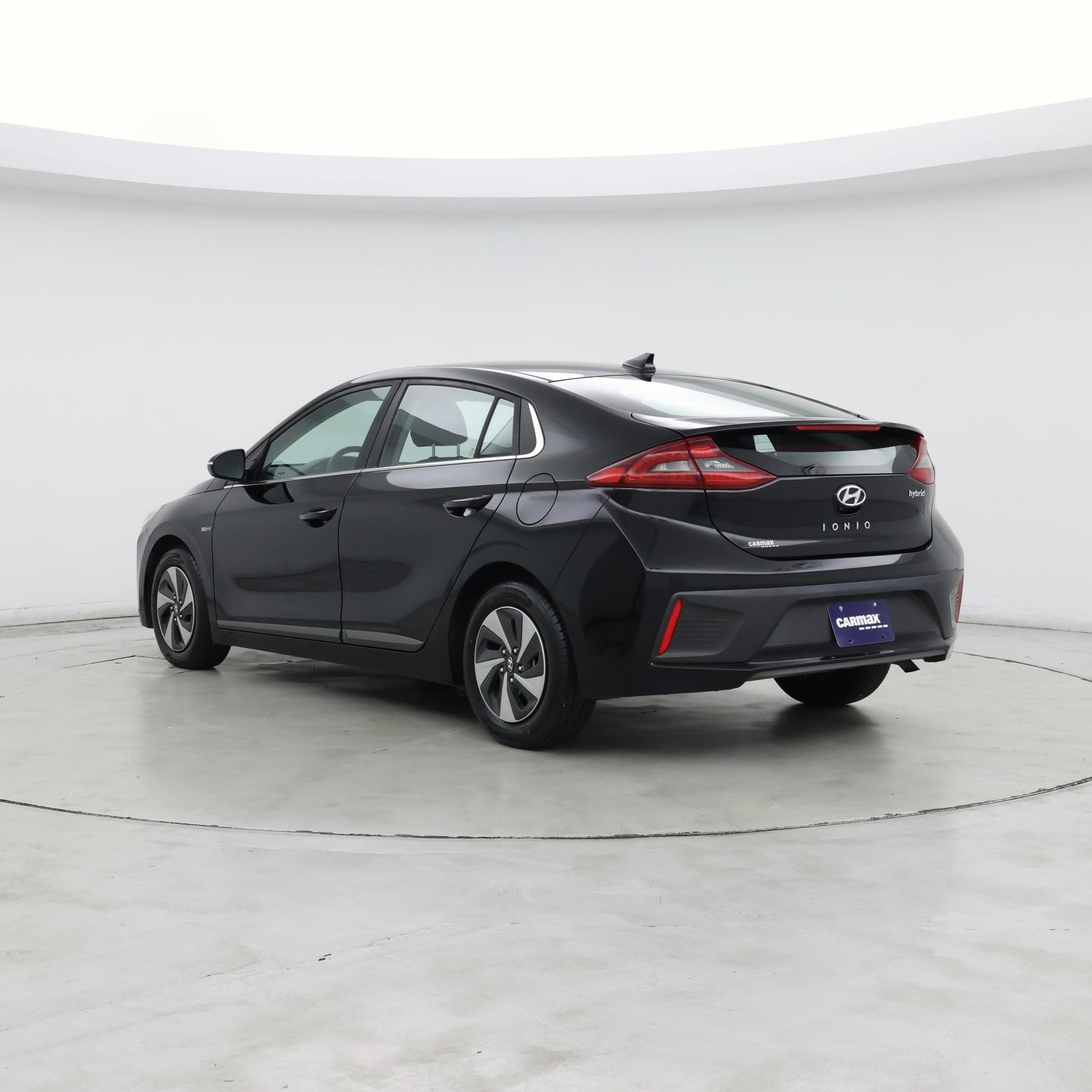Thumbnail: 2019 Hyundai Ioniq - 2