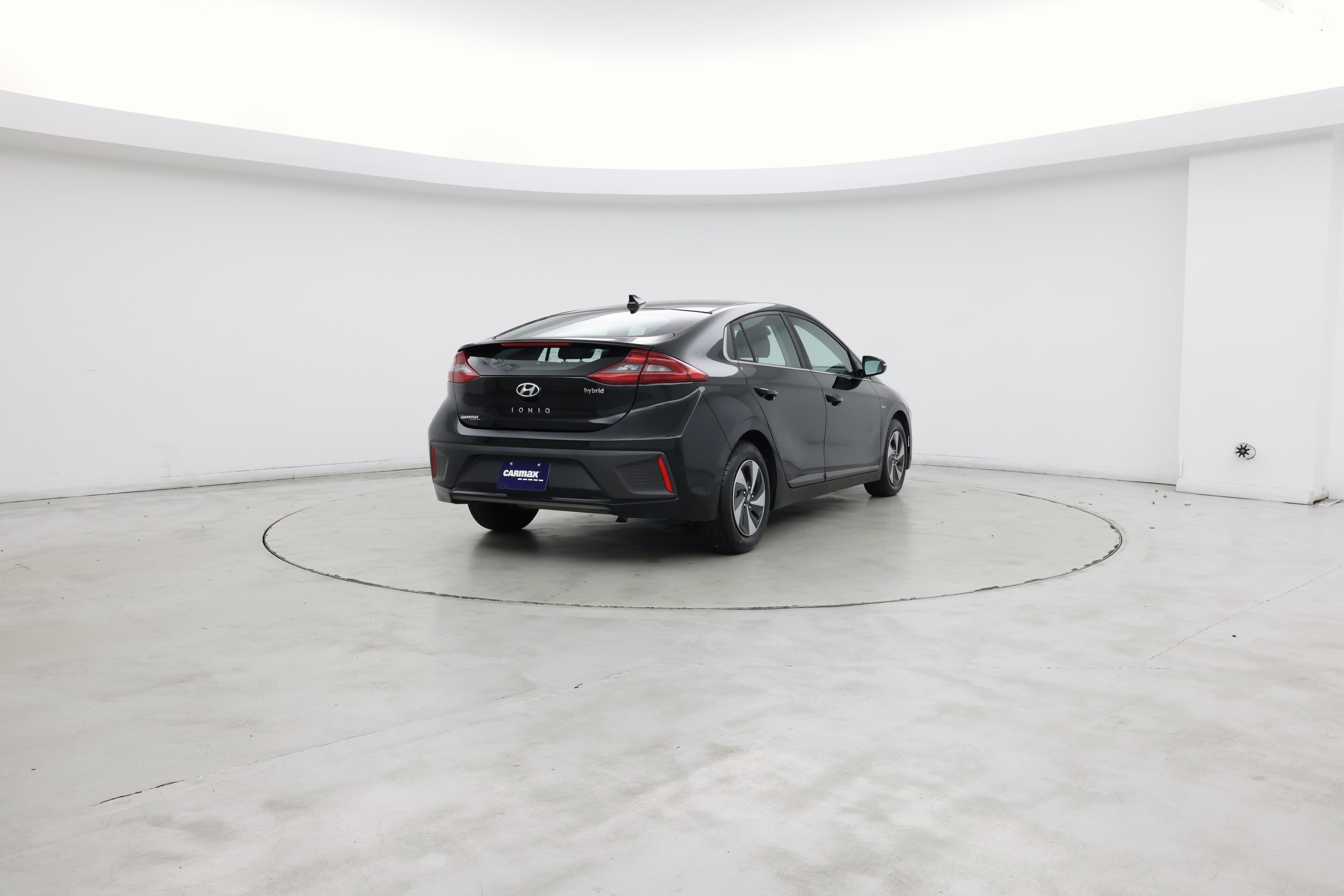Thumbnail: 2019 Hyundai Ioniq - 8