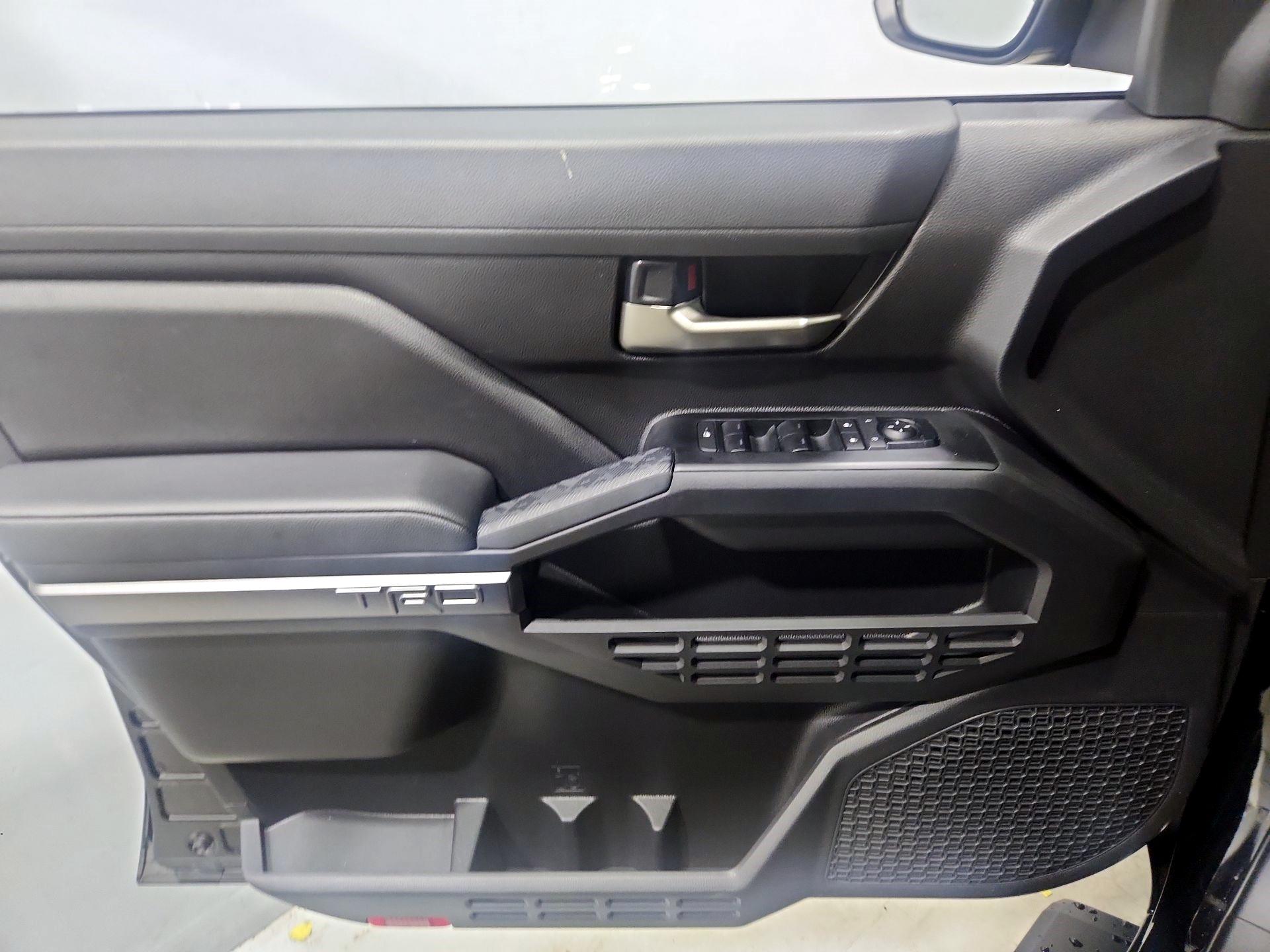 Thumbnail: 2025 Toyota Tacoma - 12