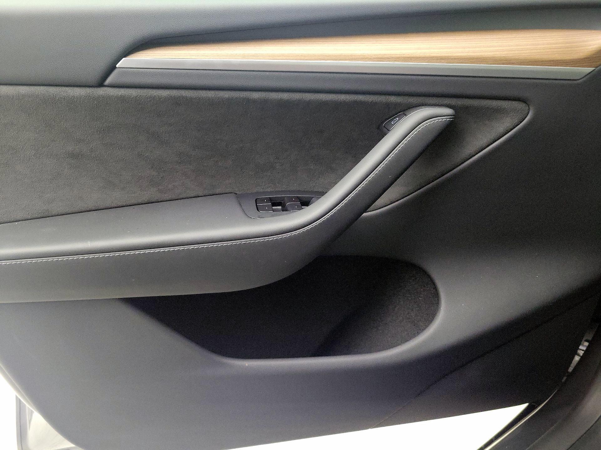 Thumbnail: 2025 Tesla Model Y - 12