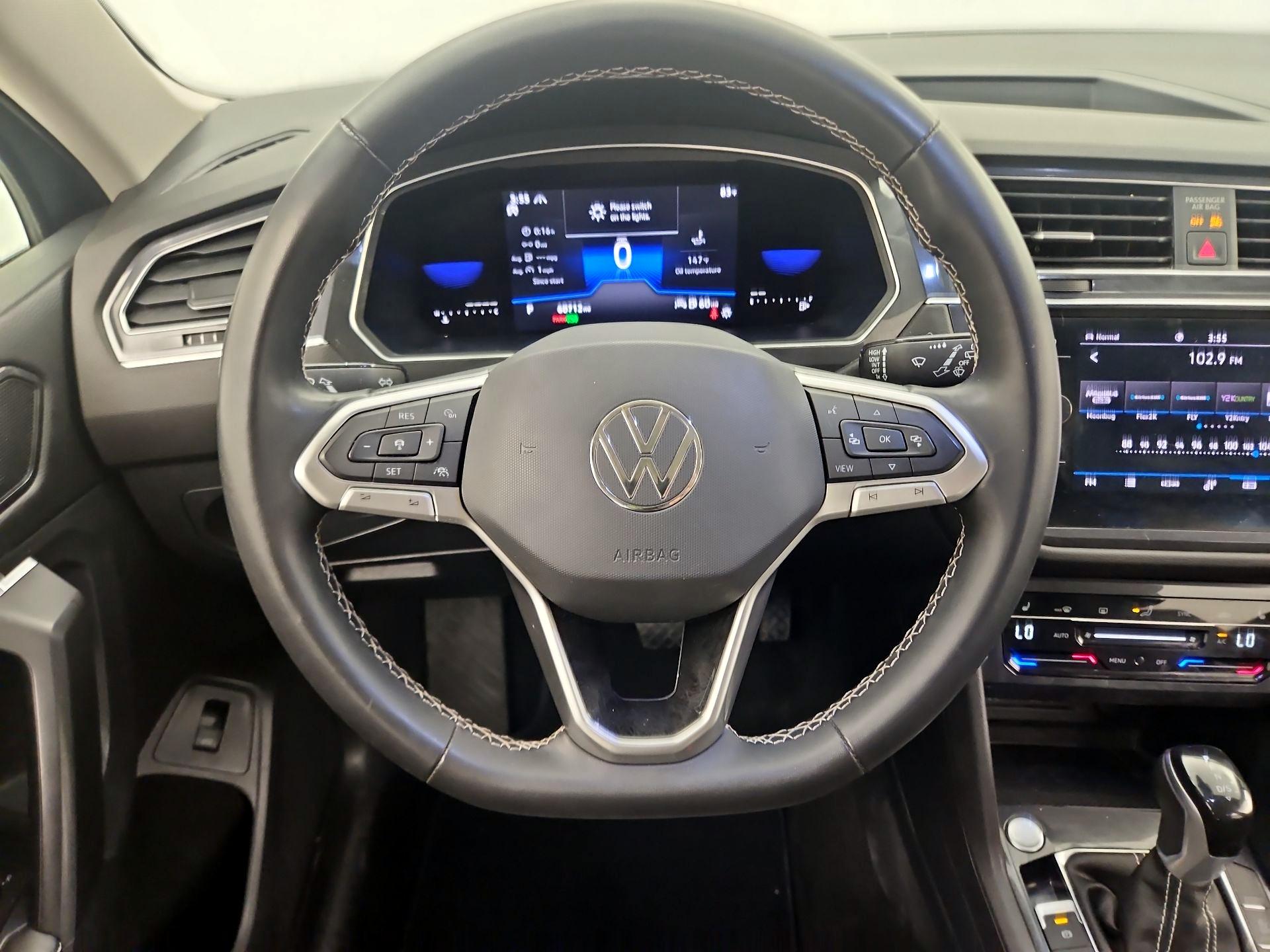 Thumbnail: 2022 Volkswagen Tiguan - 10