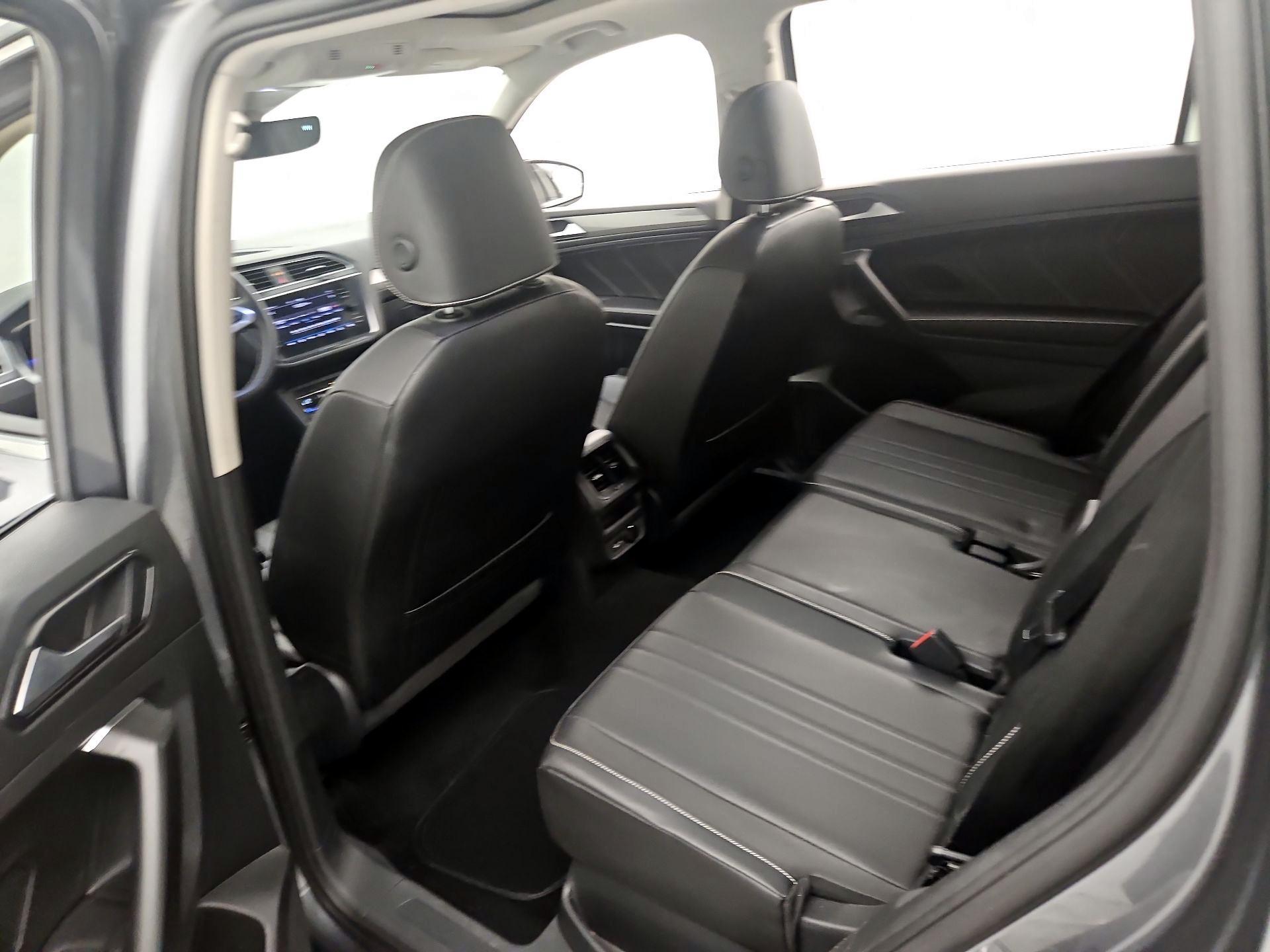 Thumbnail: 2022 Volkswagen Tiguan - 19