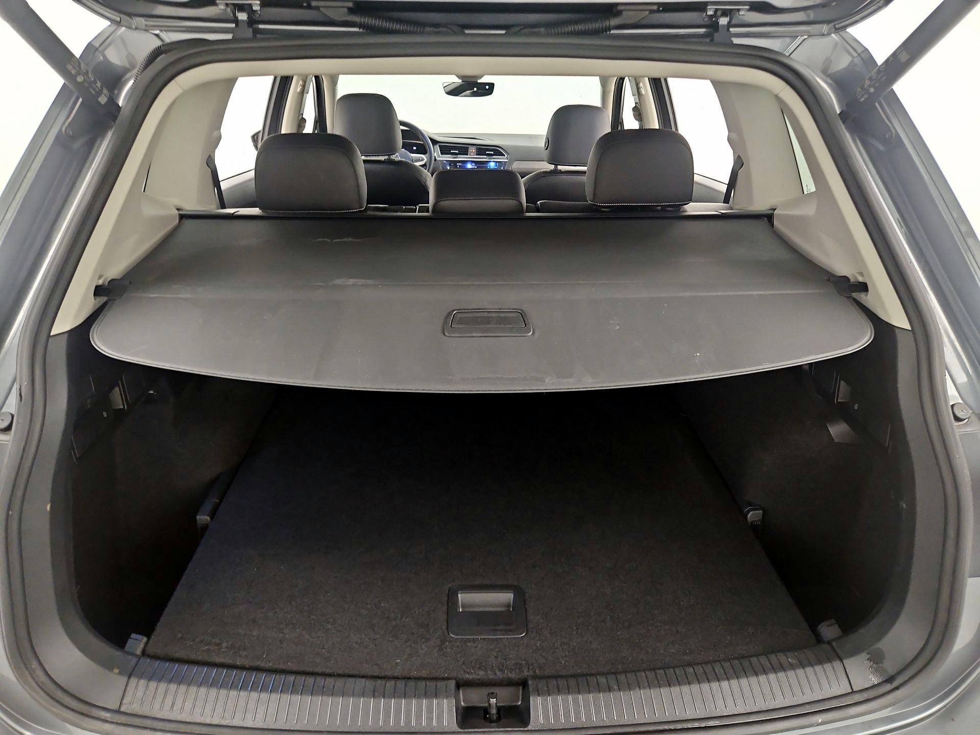 Thumbnail: 2022 Volkswagen Tiguan - 20