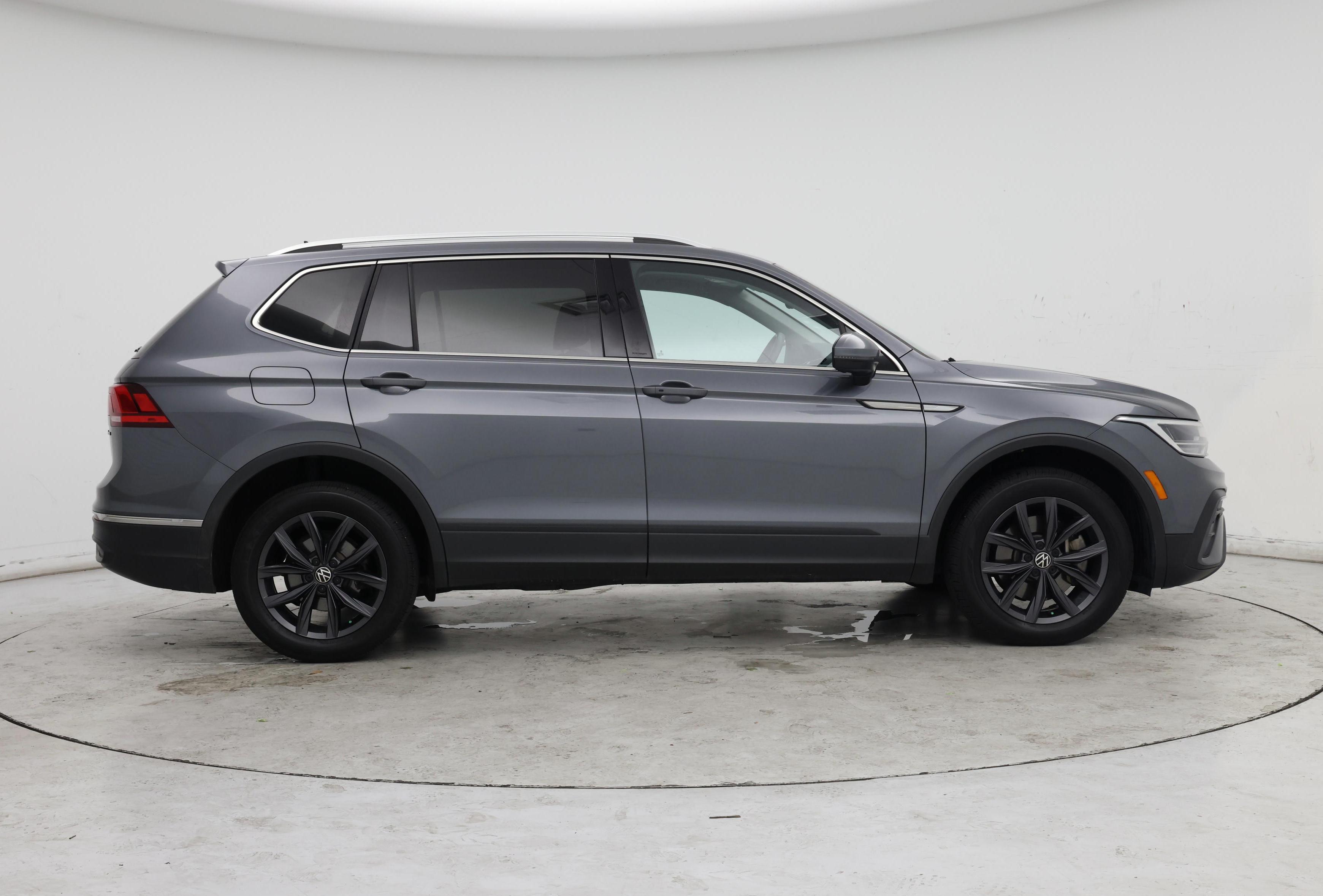 Thumbnail: 2022 Volkswagen Tiguan - 7