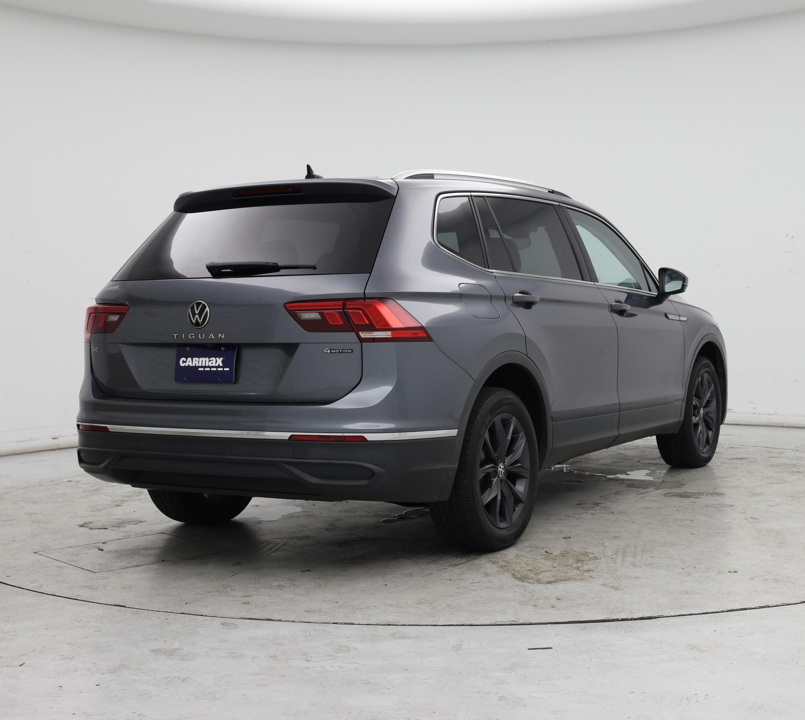 Thumbnail: 2022 Volkswagen Tiguan - 8