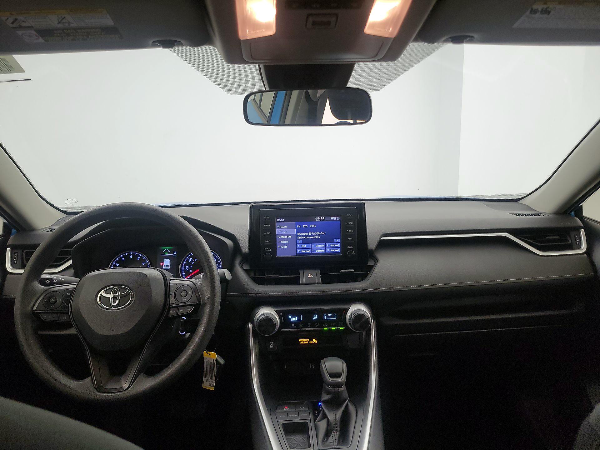 Thumbnail: 2019 Toyota RAV4 - 9