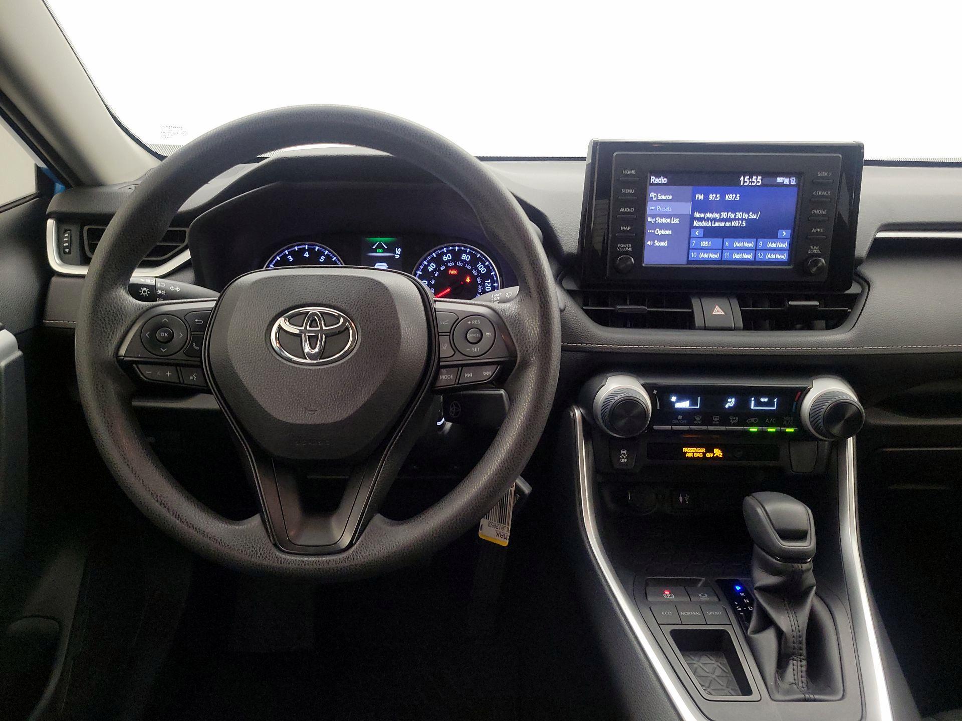 Thumbnail: 2019 Toyota RAV4 - 10