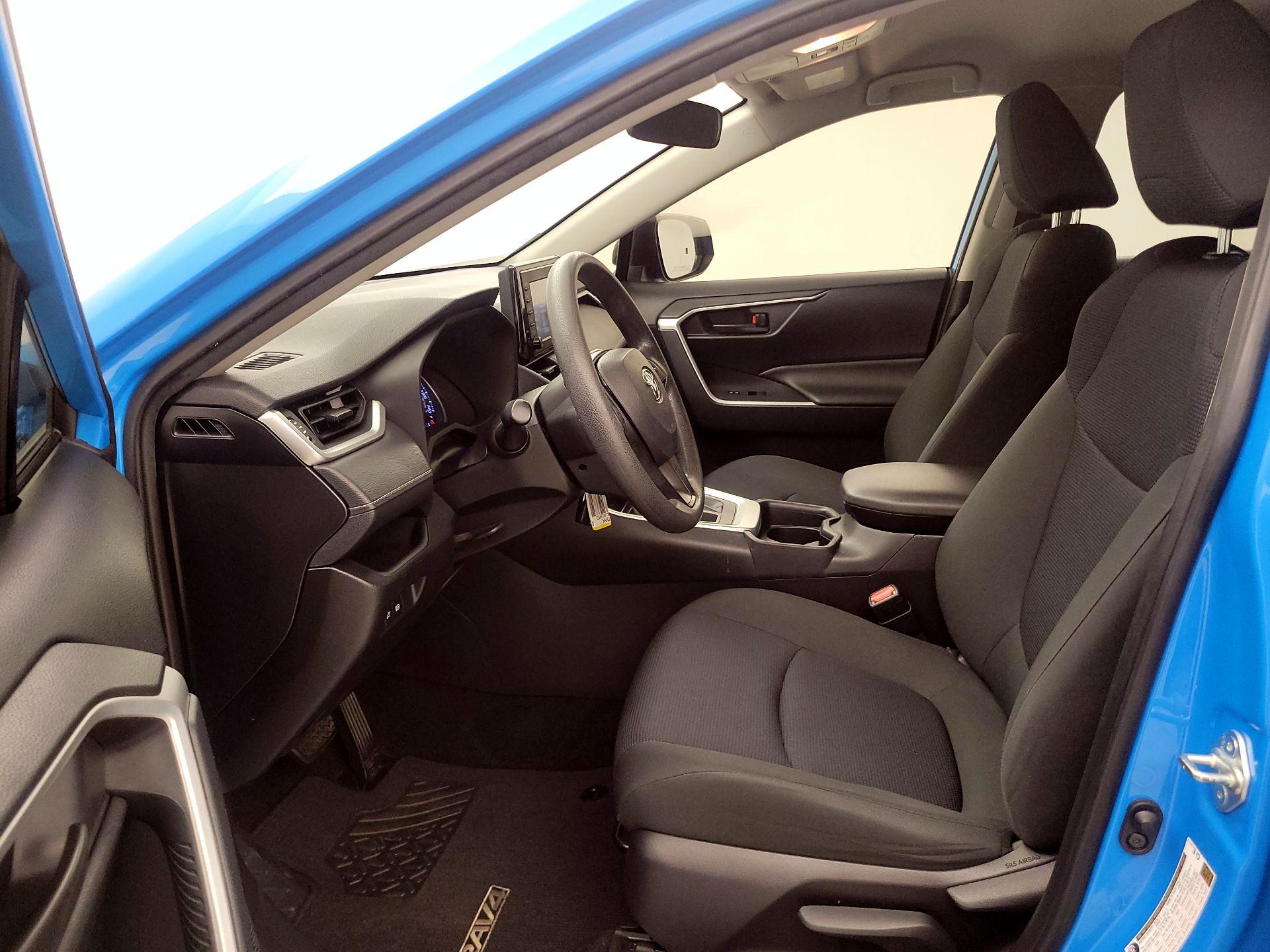 Thumbnail: 2019 Toyota RAV4 - 11