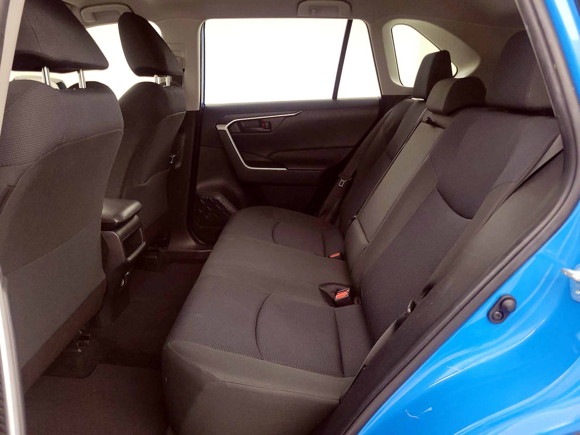 Thumbnail: 2019 Toyota RAV4 - 19