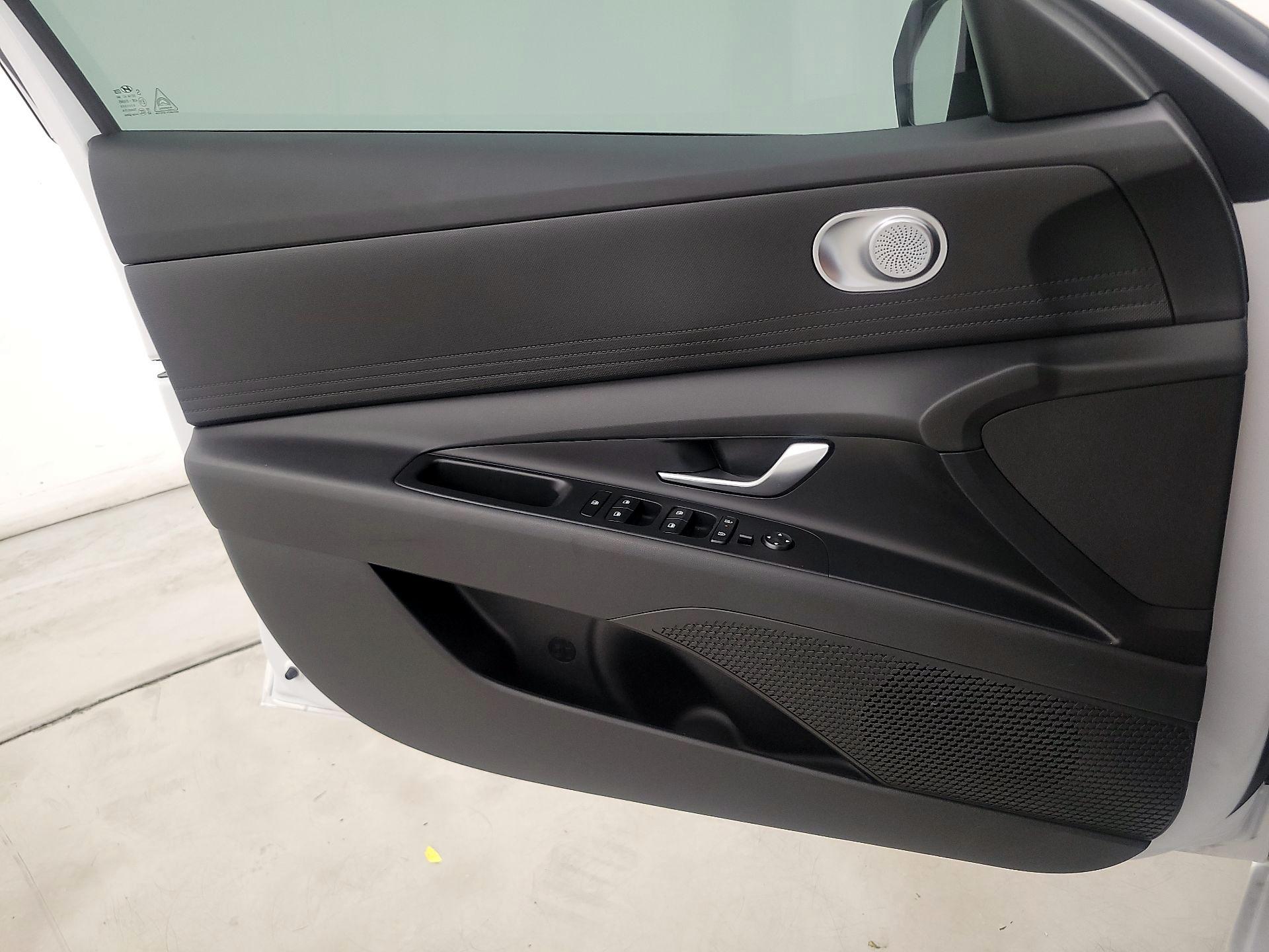 Thumbnail: 2024 Hyundai Elantra - 12