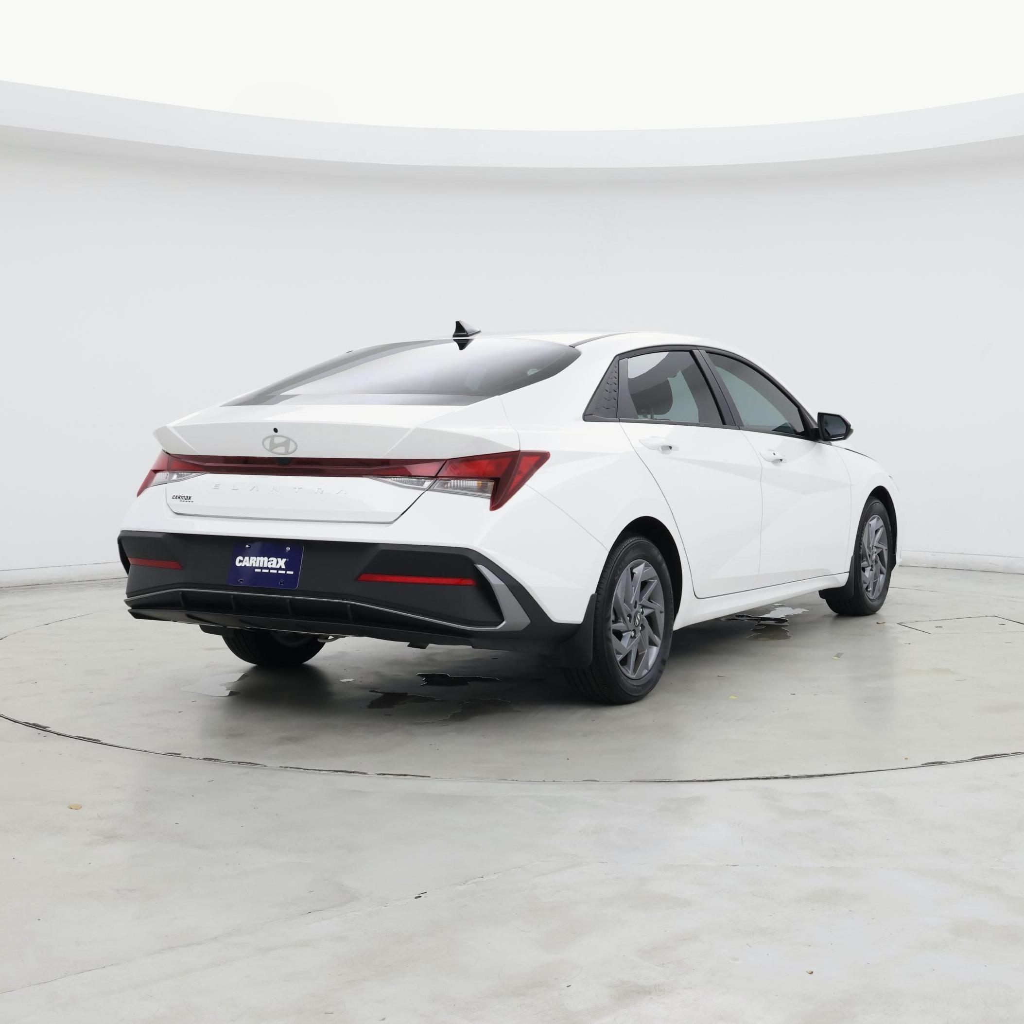 Thumbnail: 2024 Hyundai Elantra - 8