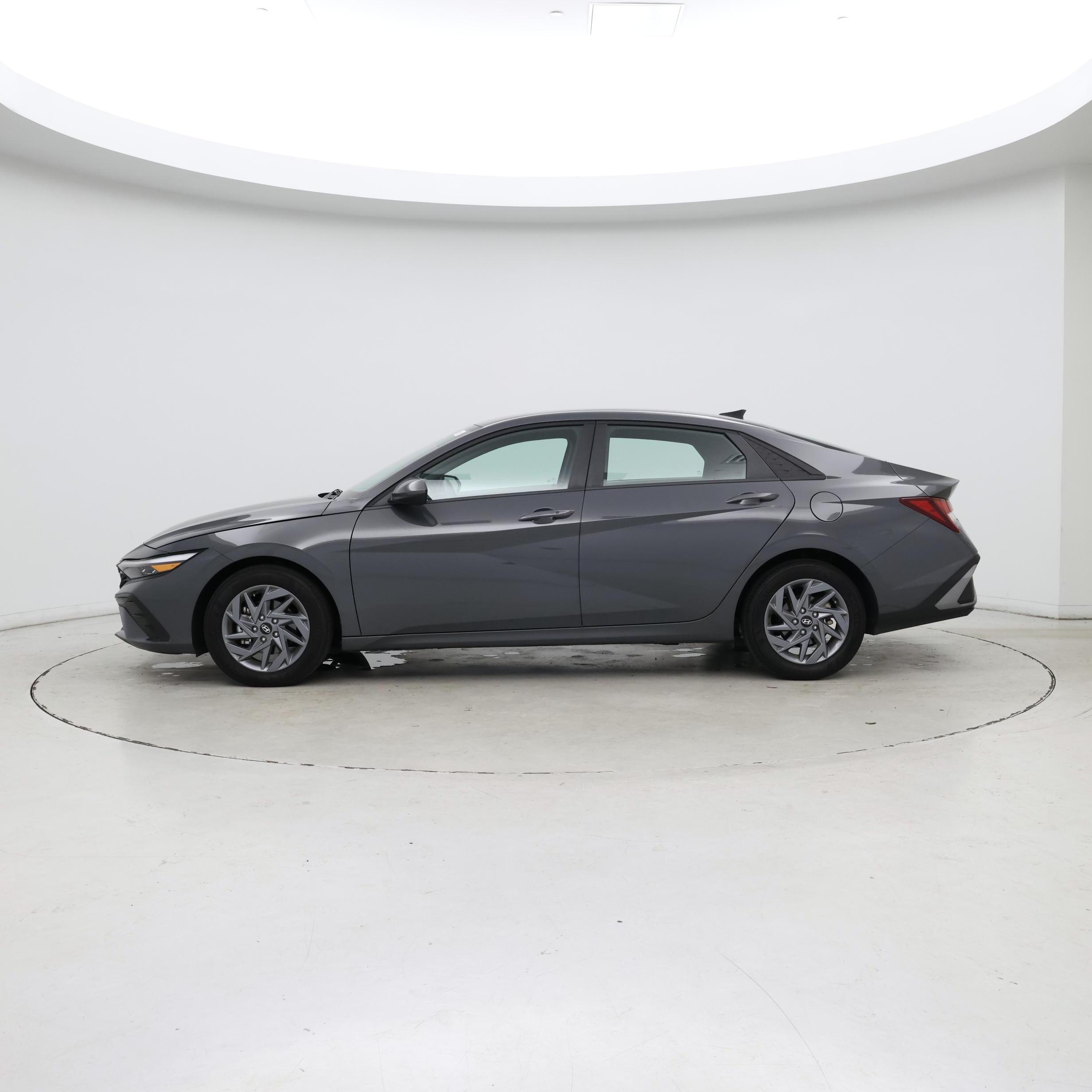 Thumbnail: 2024 Hyundai Elantra - 3