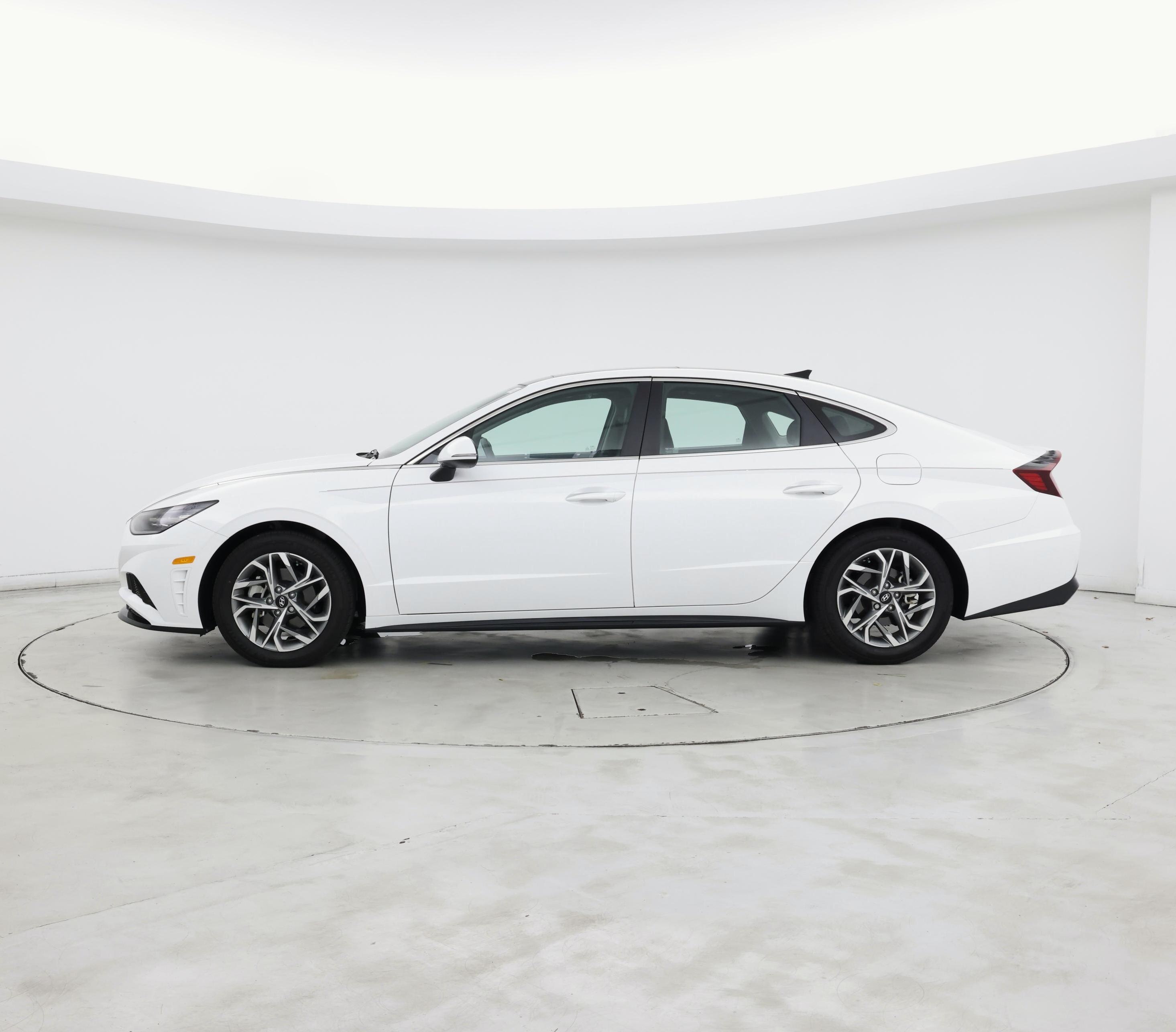 Thumbnail: 2023 Hyundai Sonata - 3