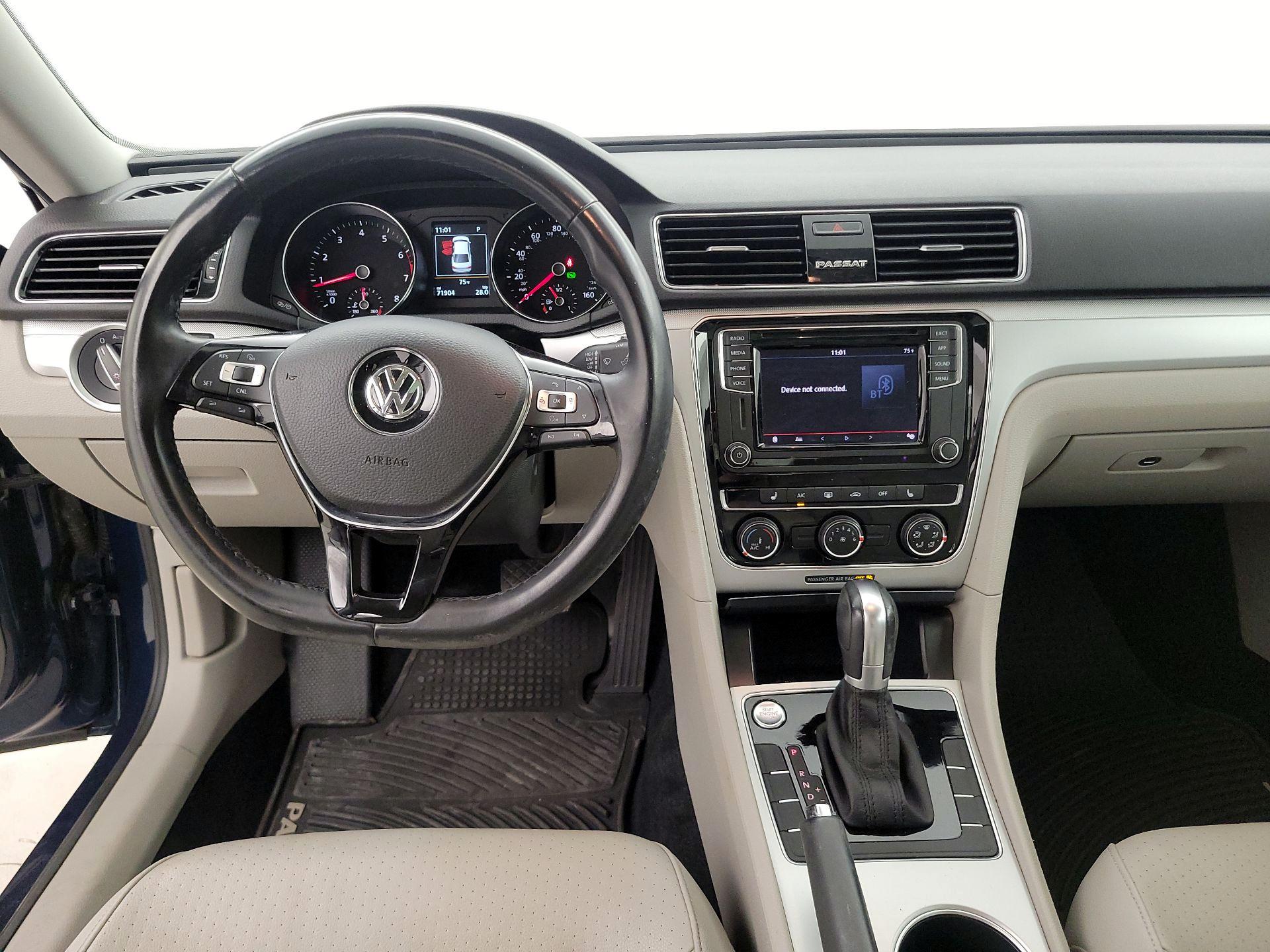 Thumbnail: 2019 Volkswagen Passat - 9