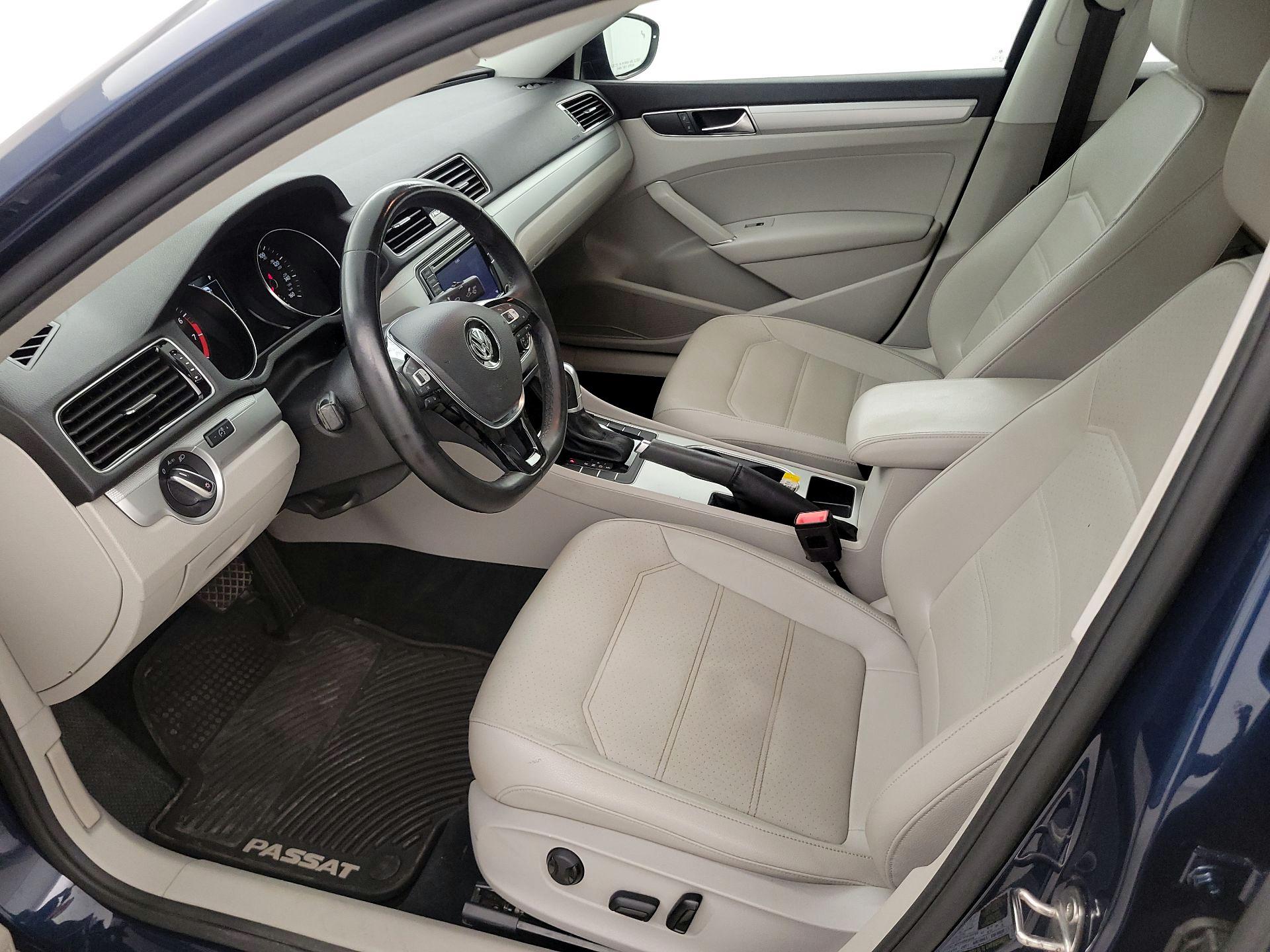 Thumbnail: 2019 Volkswagen Passat - 11