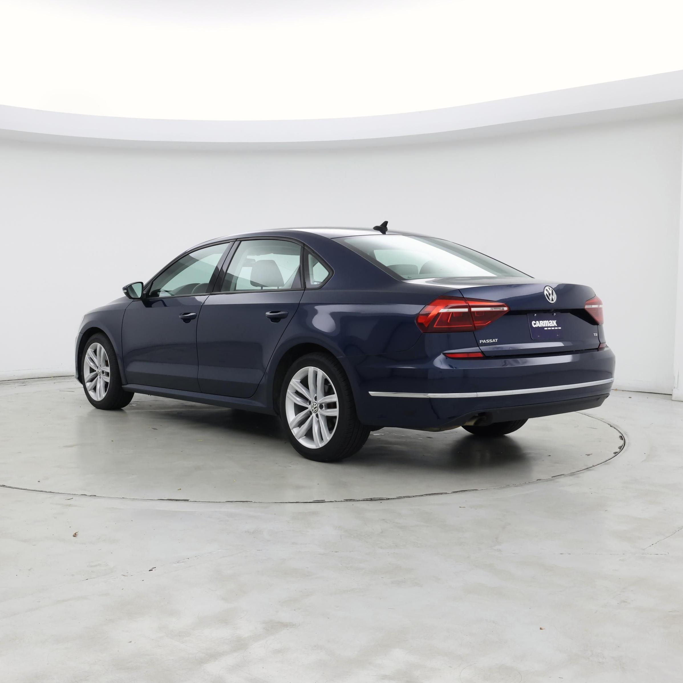 Thumbnail: 2019 Volkswagen Passat - 2