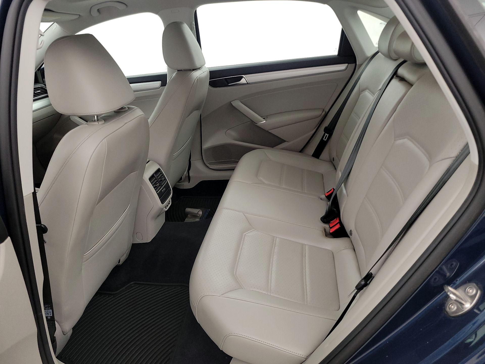 Thumbnail: 2019 Volkswagen Passat - 20