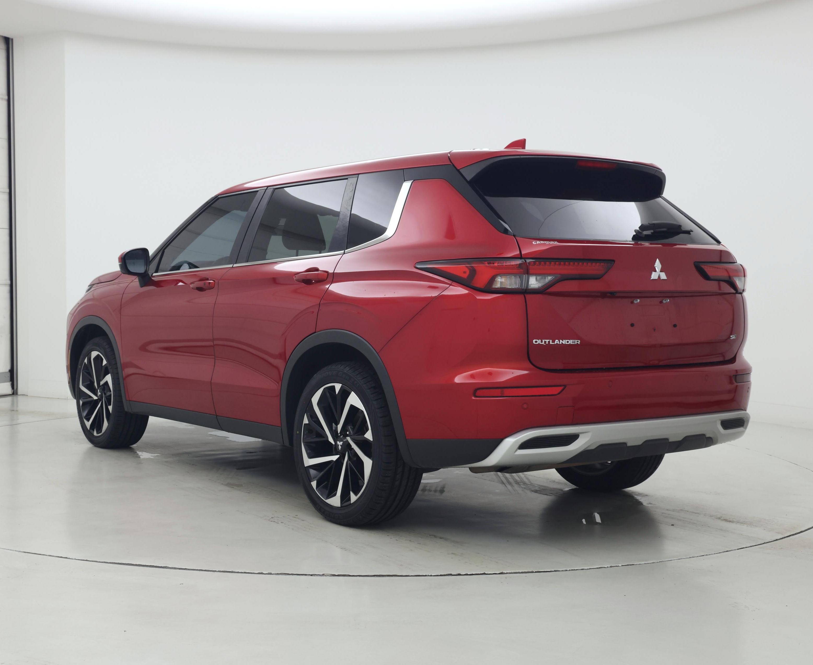 Thumbnail: 2023 Mitsubishi Outlander - 2