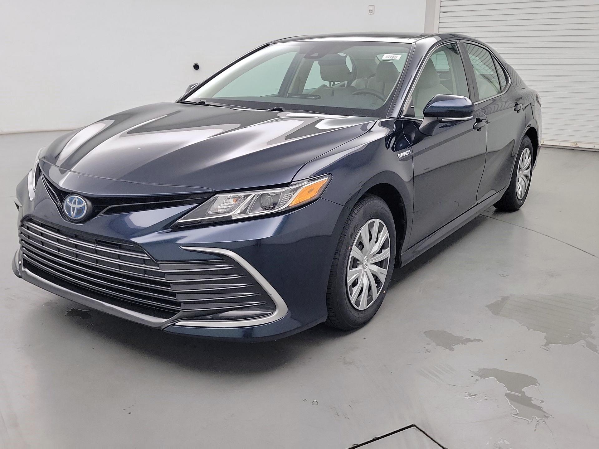 Thumbnail: 2021 Toyota Camry - 3