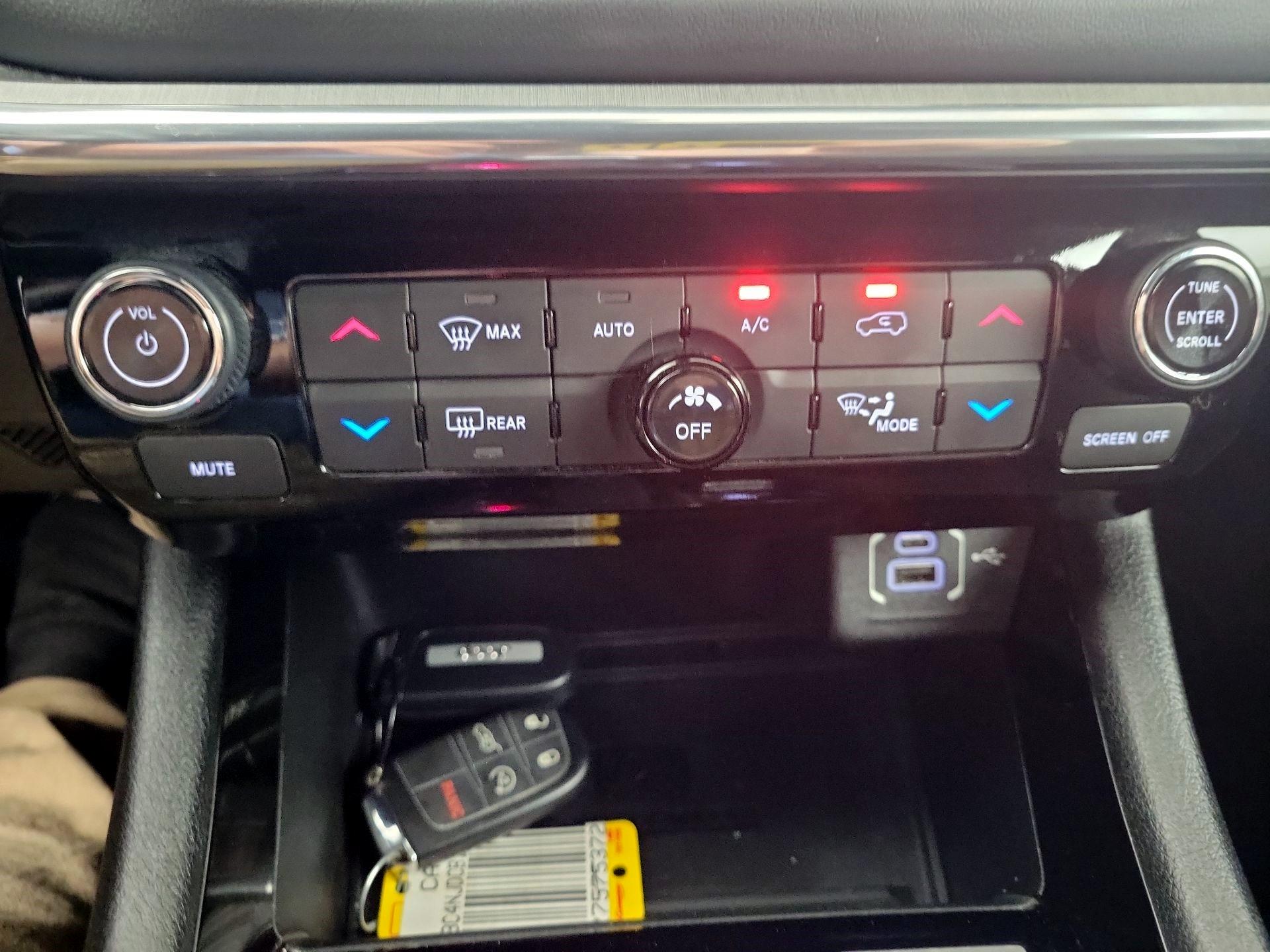 Thumbnail: 2022 Jeep Compass - 15