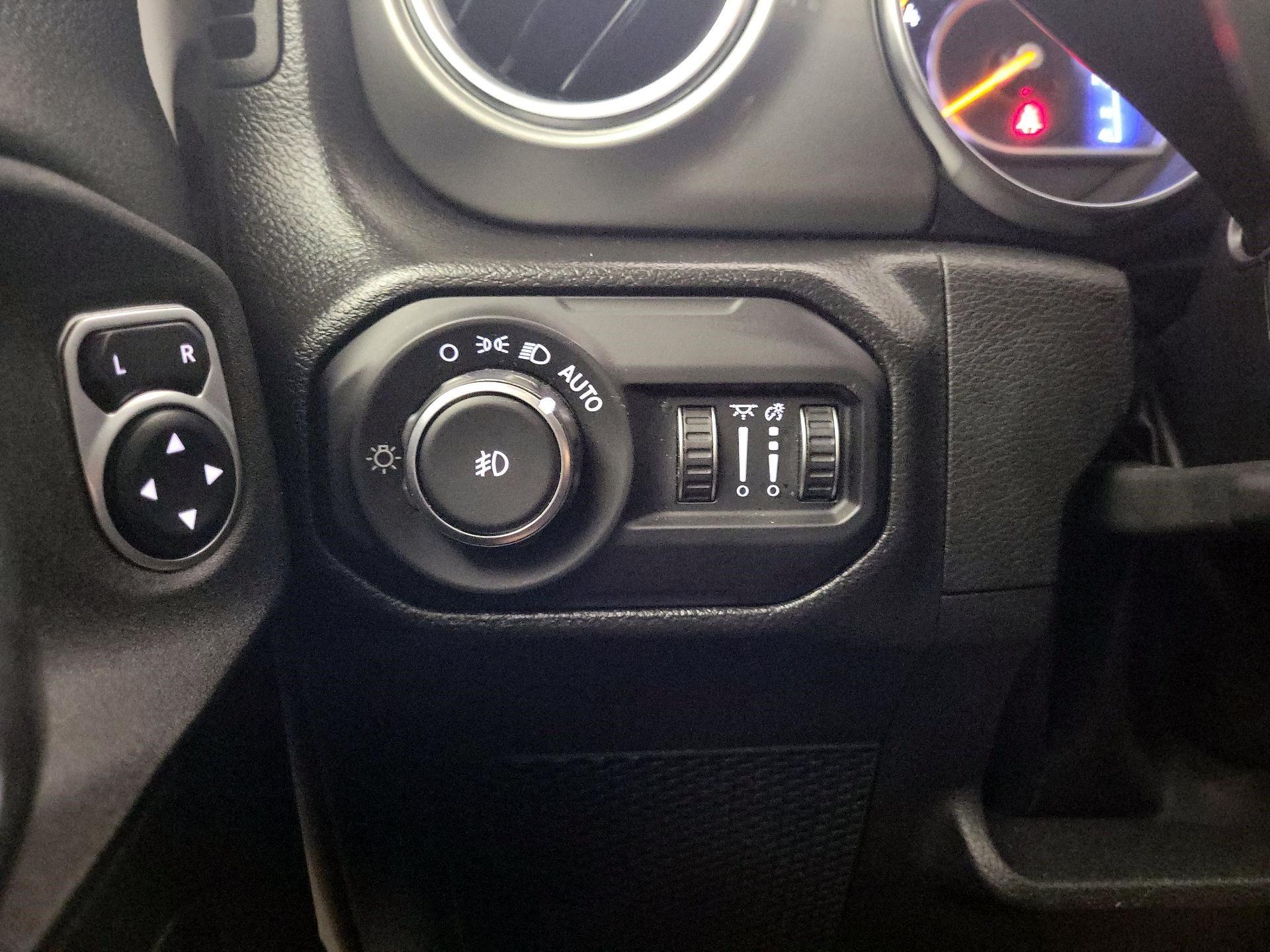 Thumbnail: 2022 Jeep Wrangler - 11