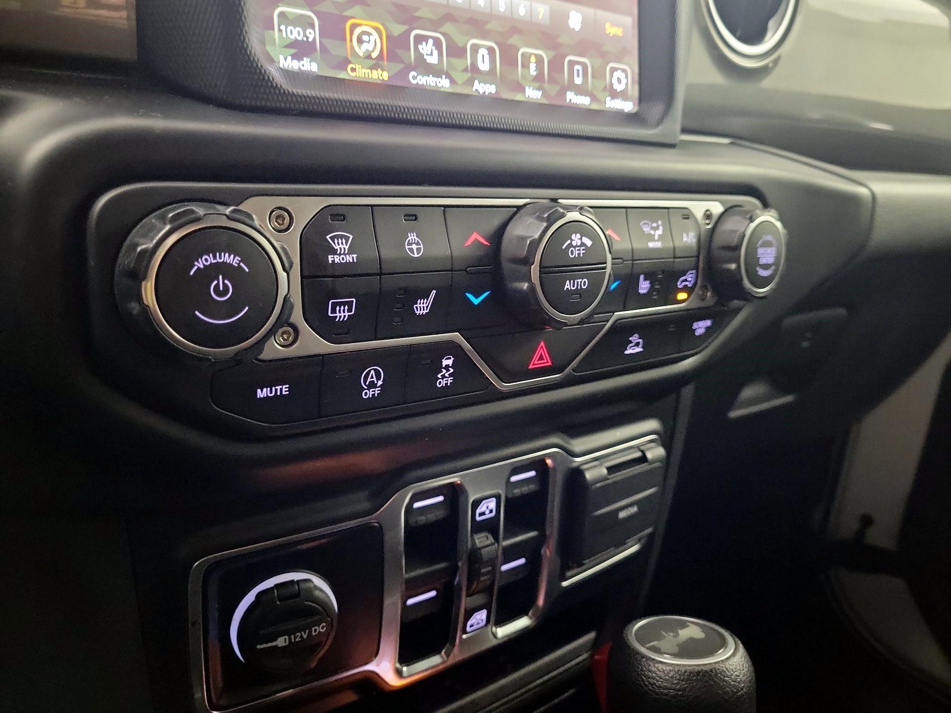 Thumbnail: 2022 Jeep Wrangler - 15