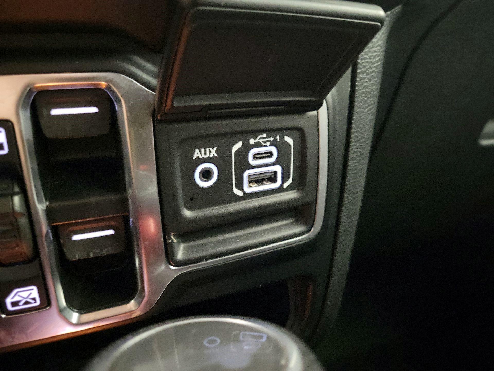 Thumbnail: 2022 Jeep Wrangler - 17