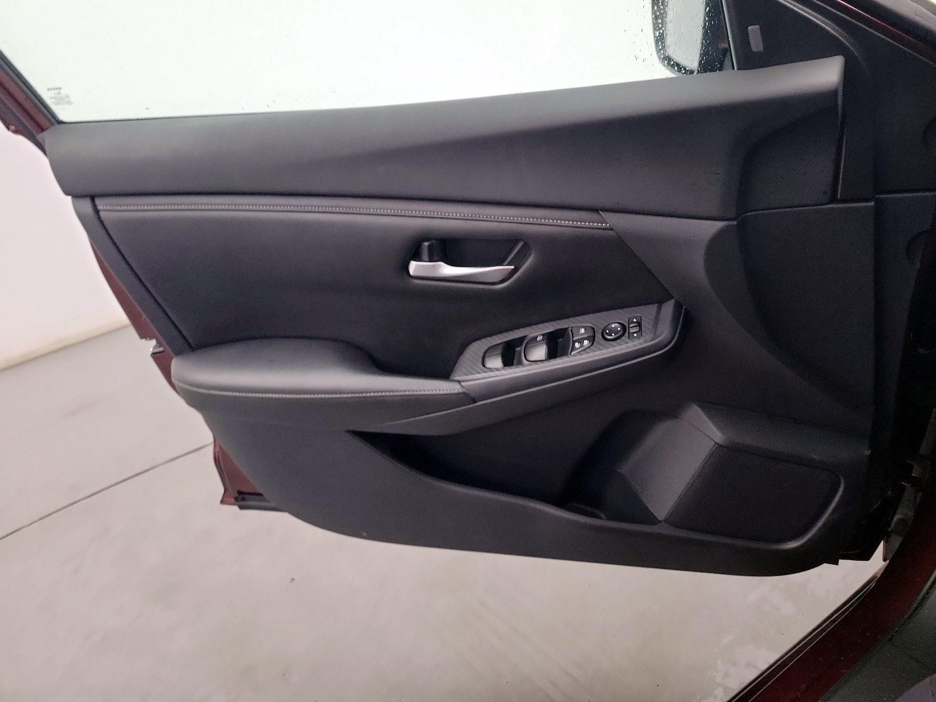 Thumbnail: 2021 Nissan Sentra - 12