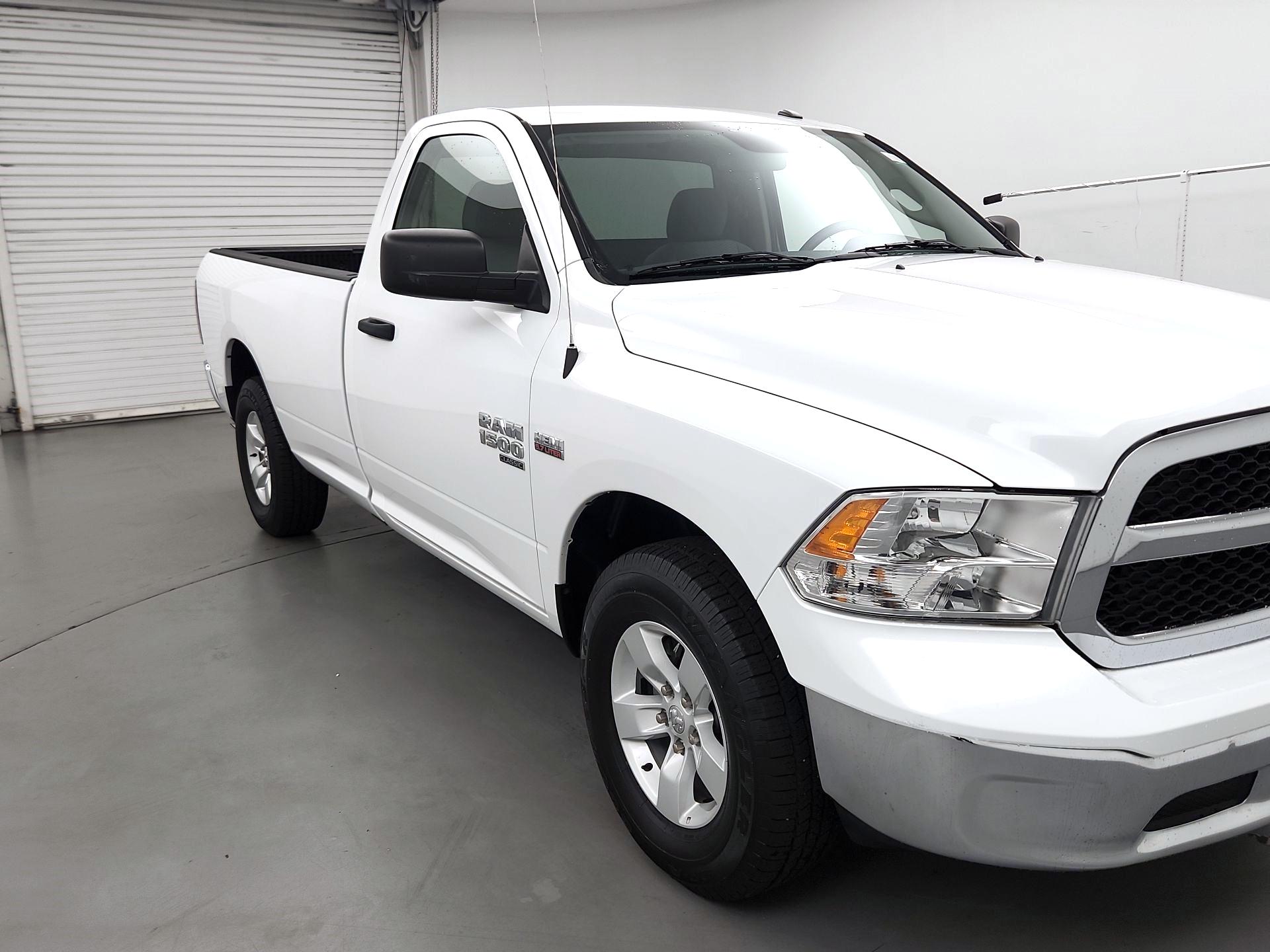Thumbnail: 2020 RAM 1500 Classic - 1