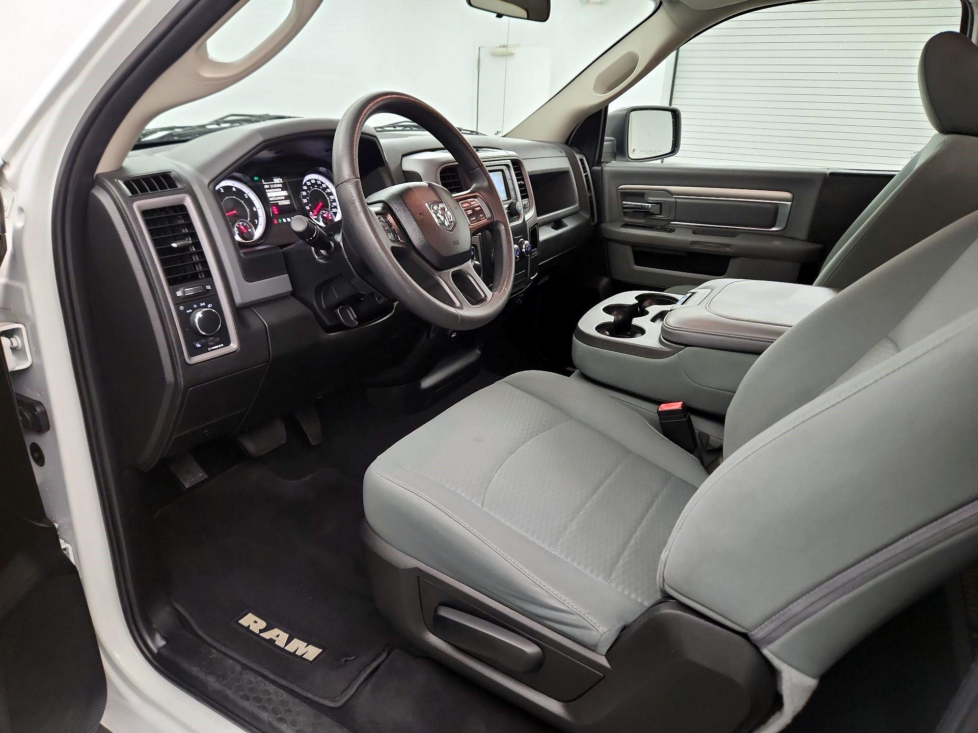 Thumbnail: 2020 RAM 1500 Classic - 9