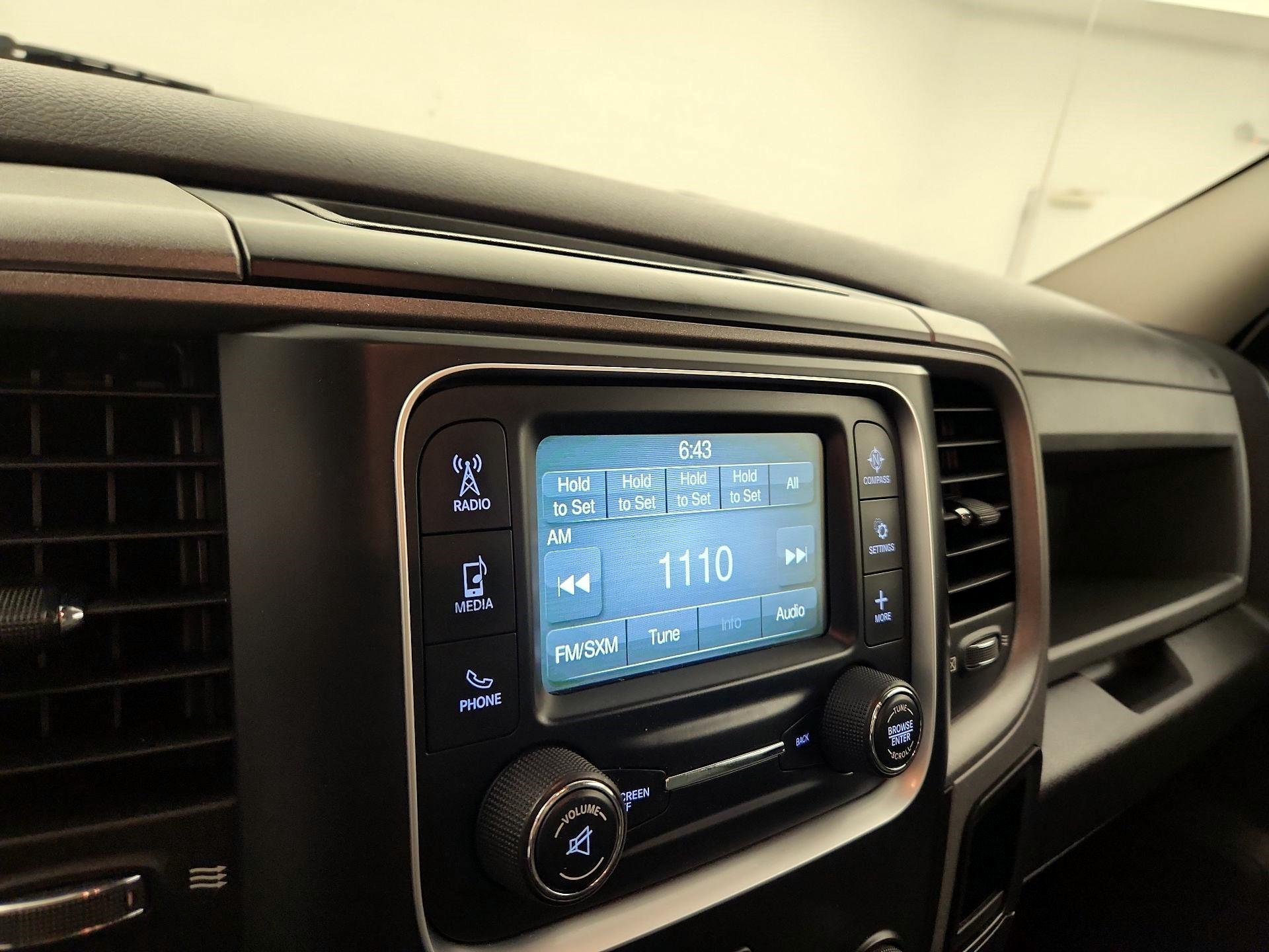 Thumbnail: 2020 RAM 1500 Classic - 14