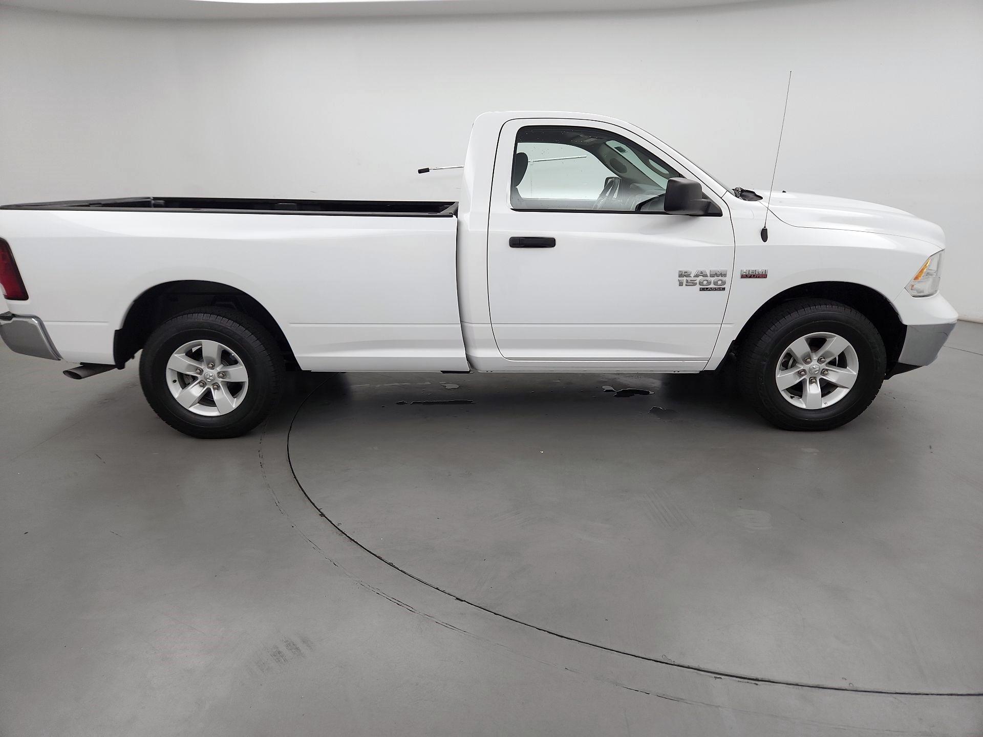 Thumbnail: 2020 RAM 1500 Classic - 4