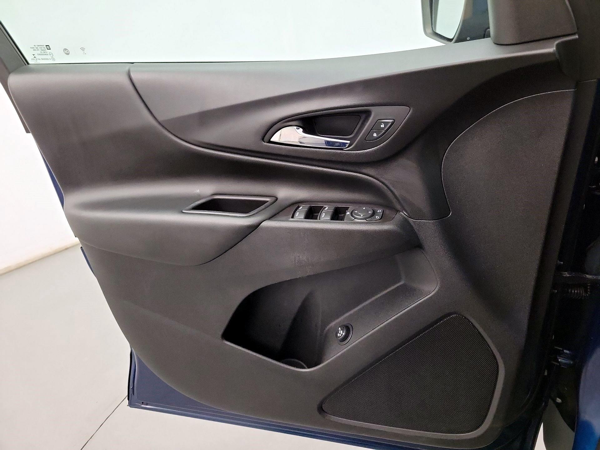 Thumbnail: 2020 Chevrolet Equinox - 10