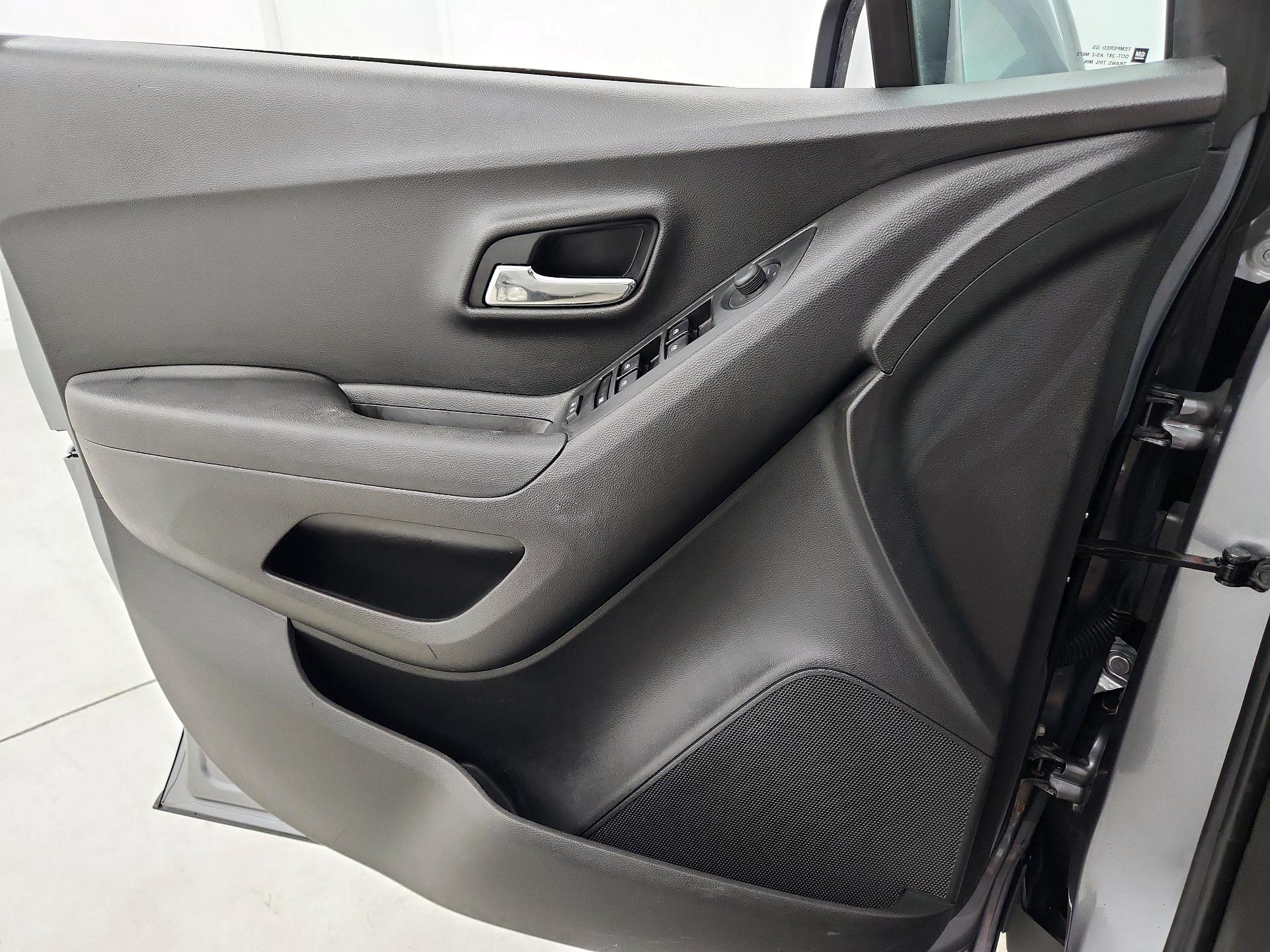 Thumbnail: 2020 Chevrolet Trax - 12