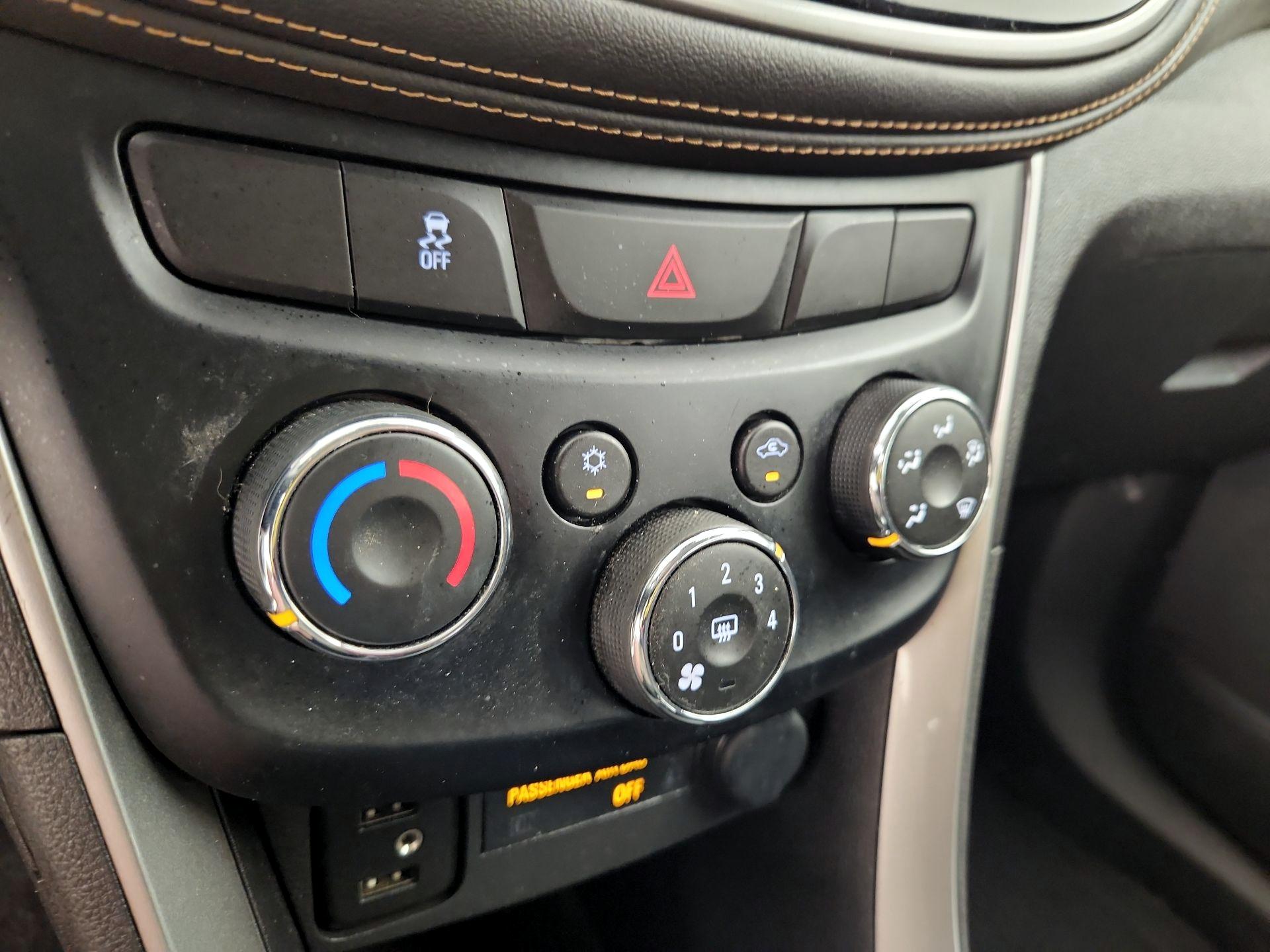 Thumbnail: 2020 Chevrolet Trax - 16