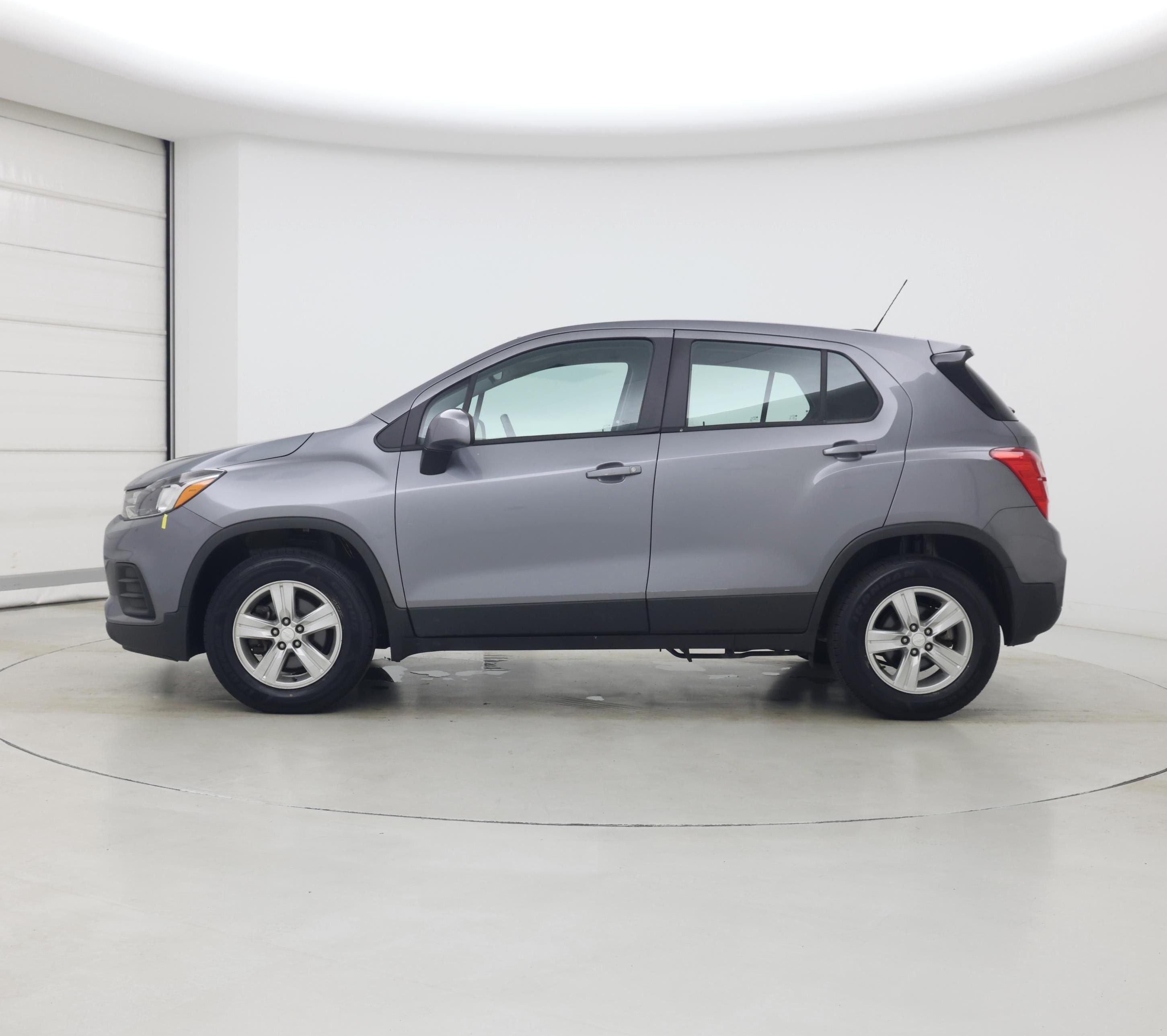 Thumbnail: 2020 Chevrolet Trax - 3
