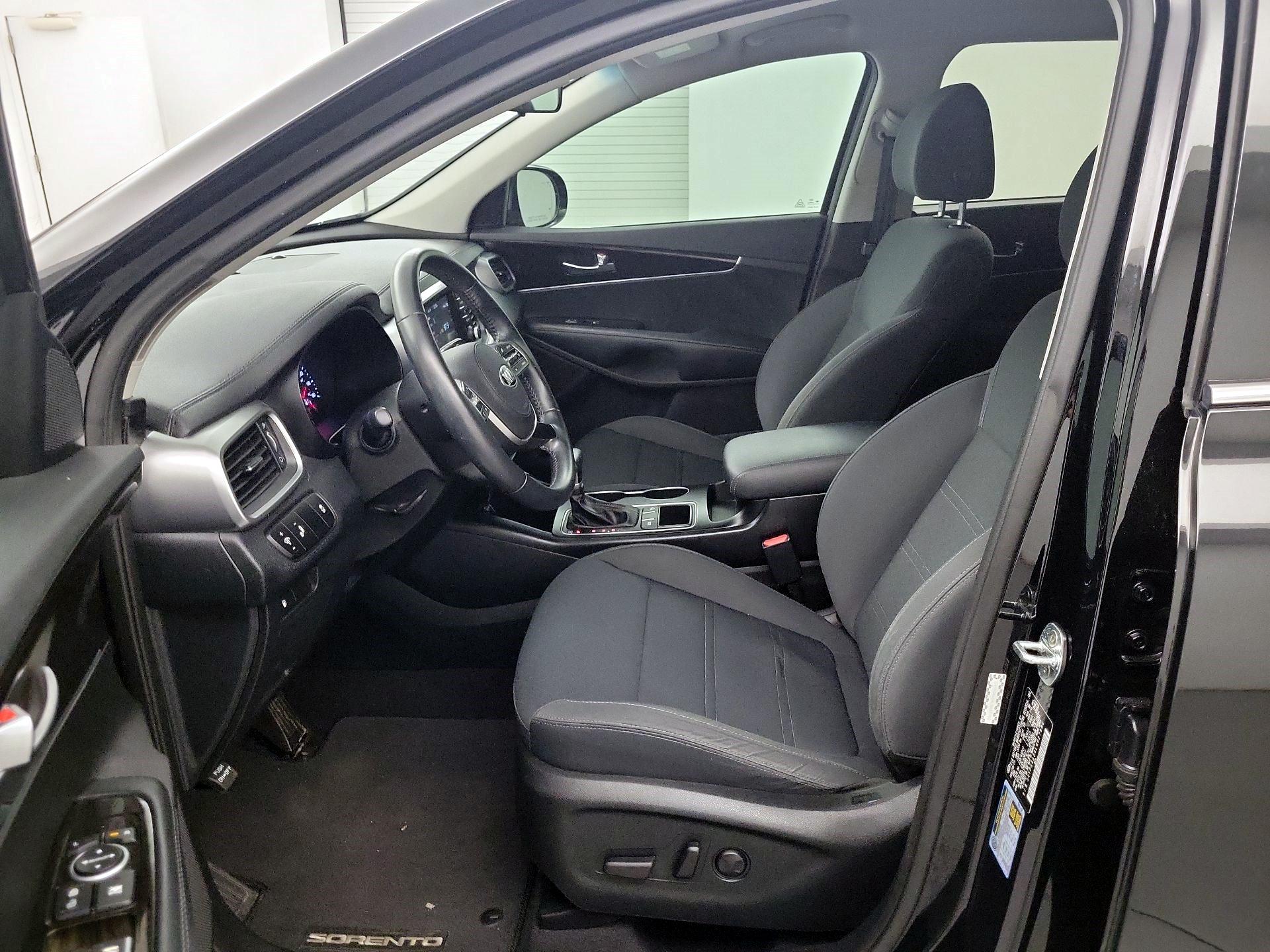 Thumbnail: 2020 Kia Sorento - 9