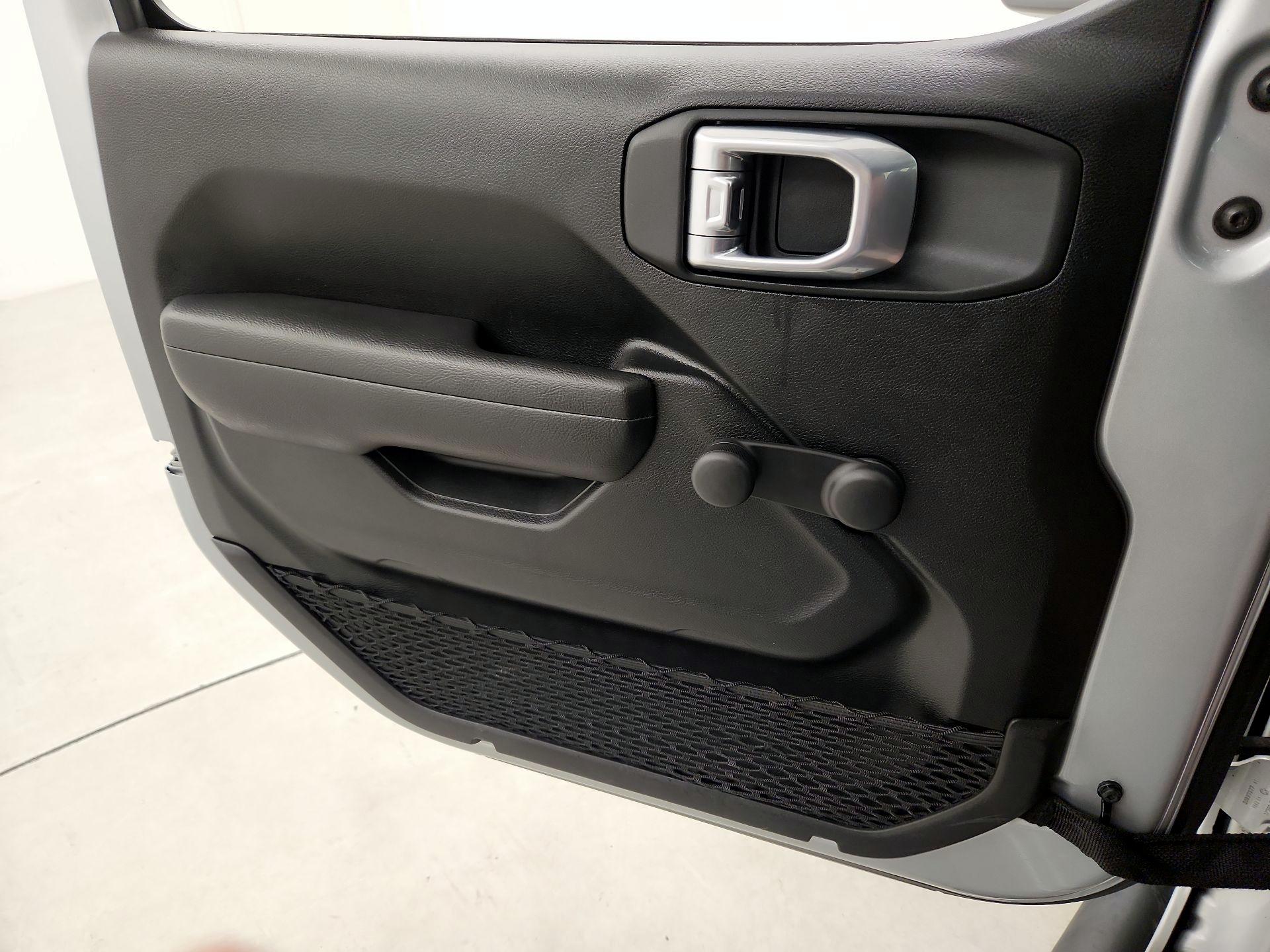 Thumbnail: 2022 Jeep Wrangler - 12
