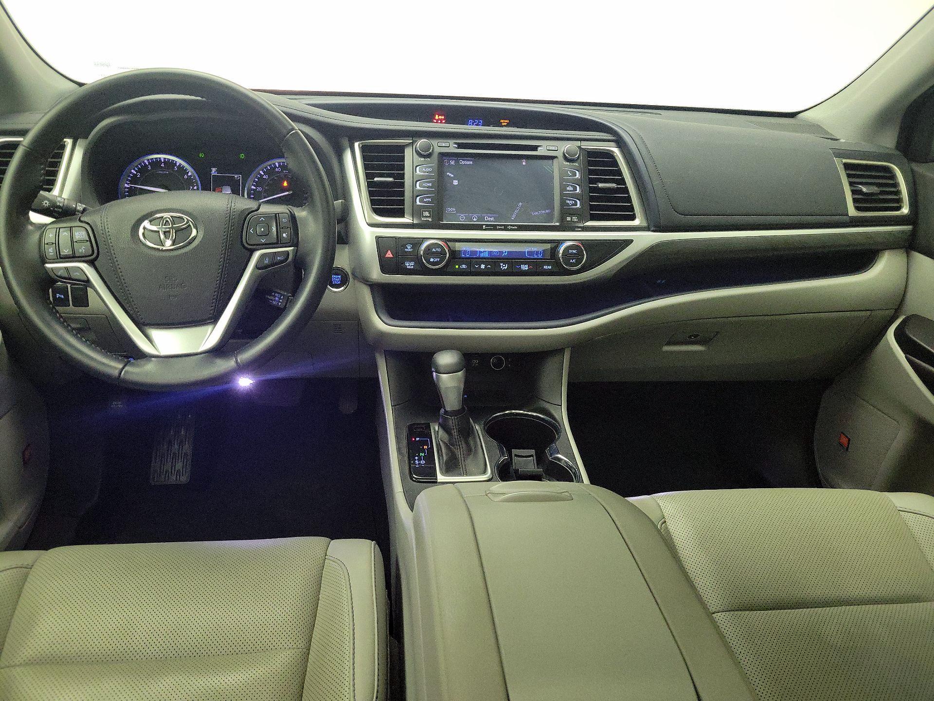 Thumbnail: 2019 Toyota Highlander - 9